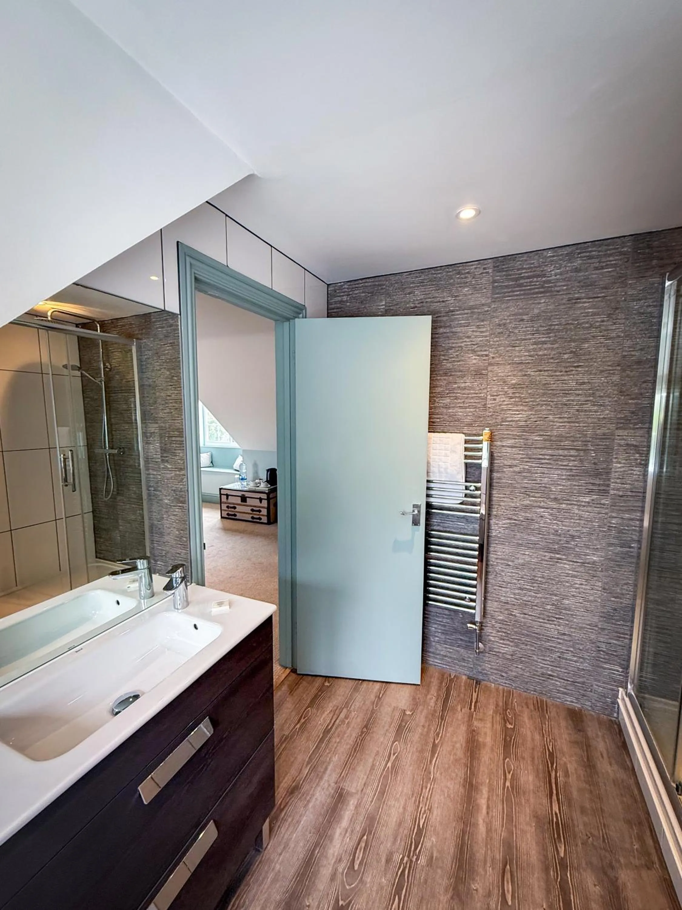 The Crescent Turner Hotel