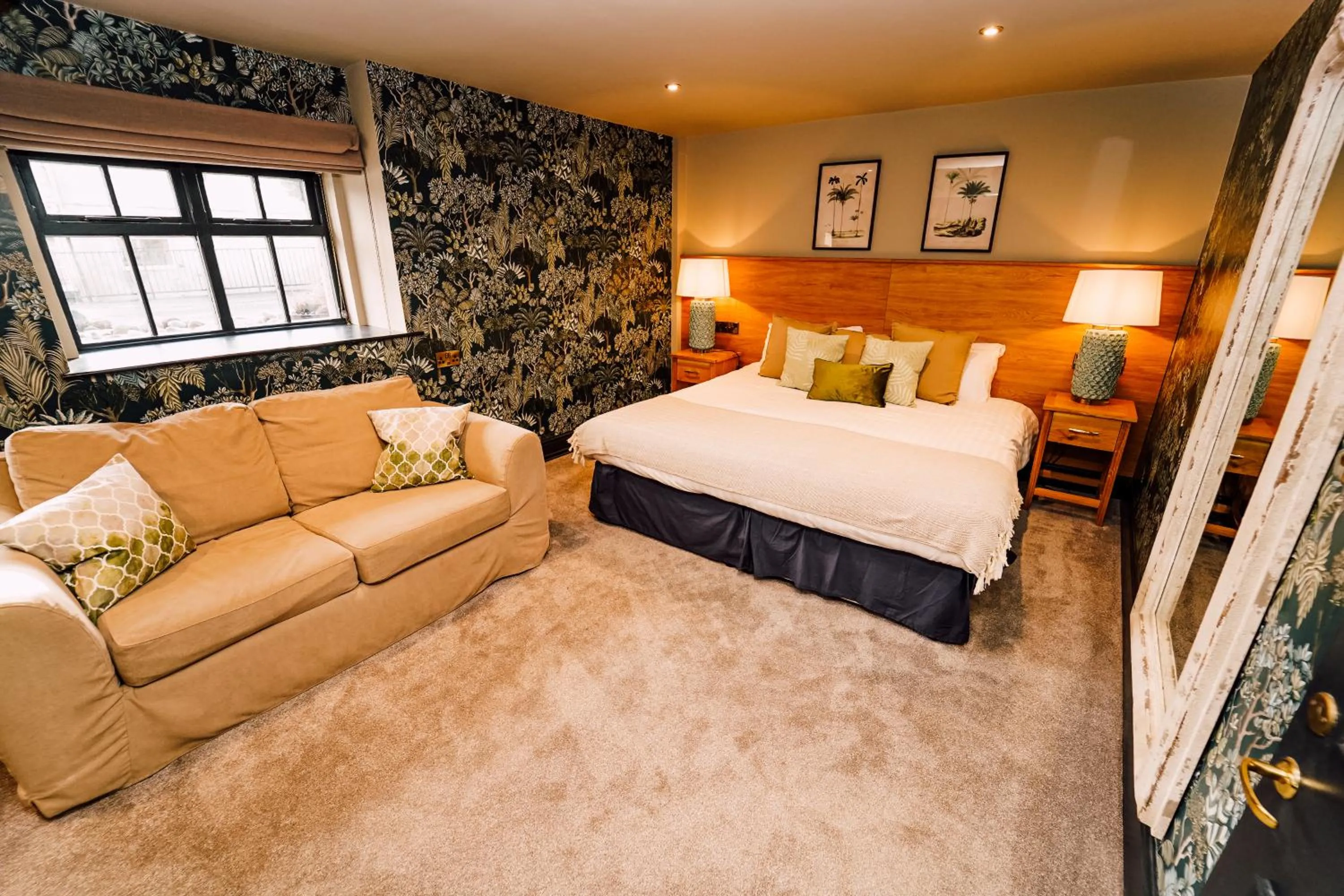 Photo of the whole room, Bed in The George