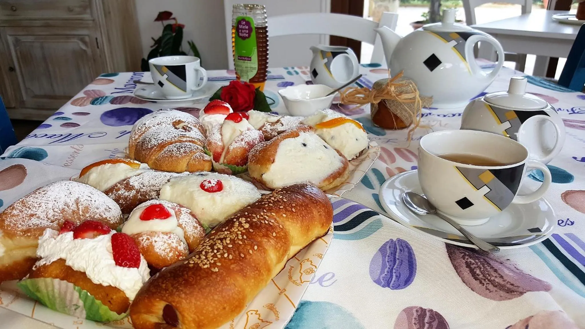 Continental breakfast in I Giardini di Elencosta