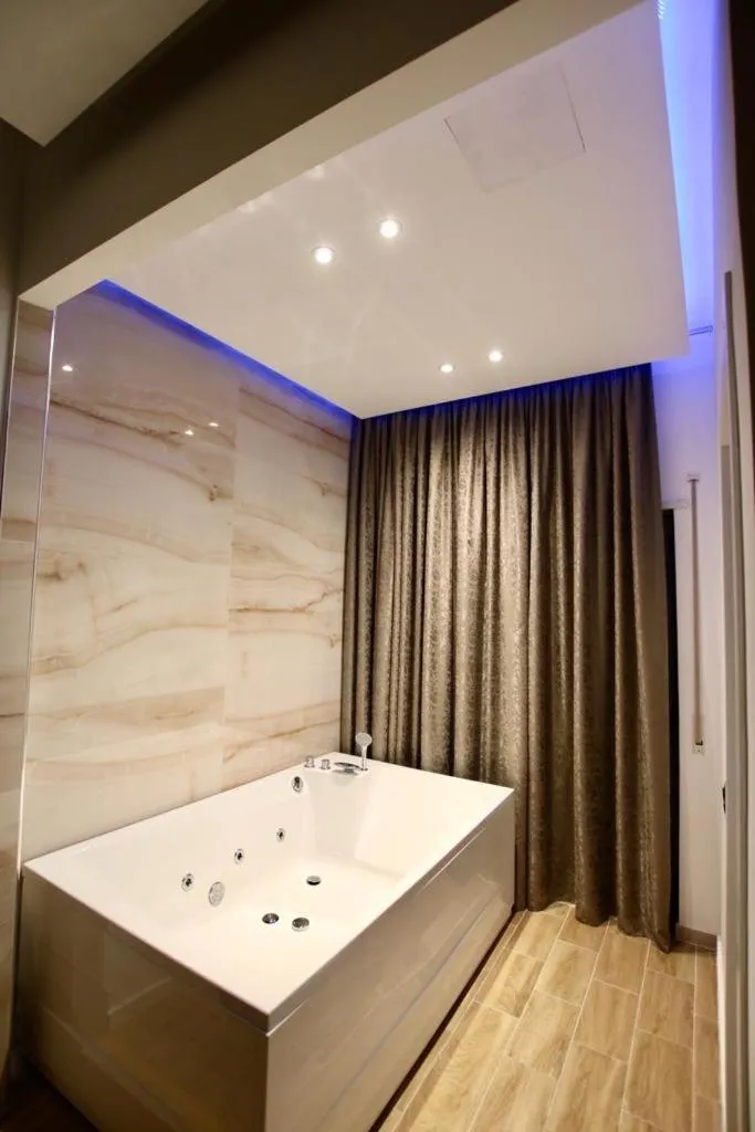 Hot Tub in Aurelis Hotel