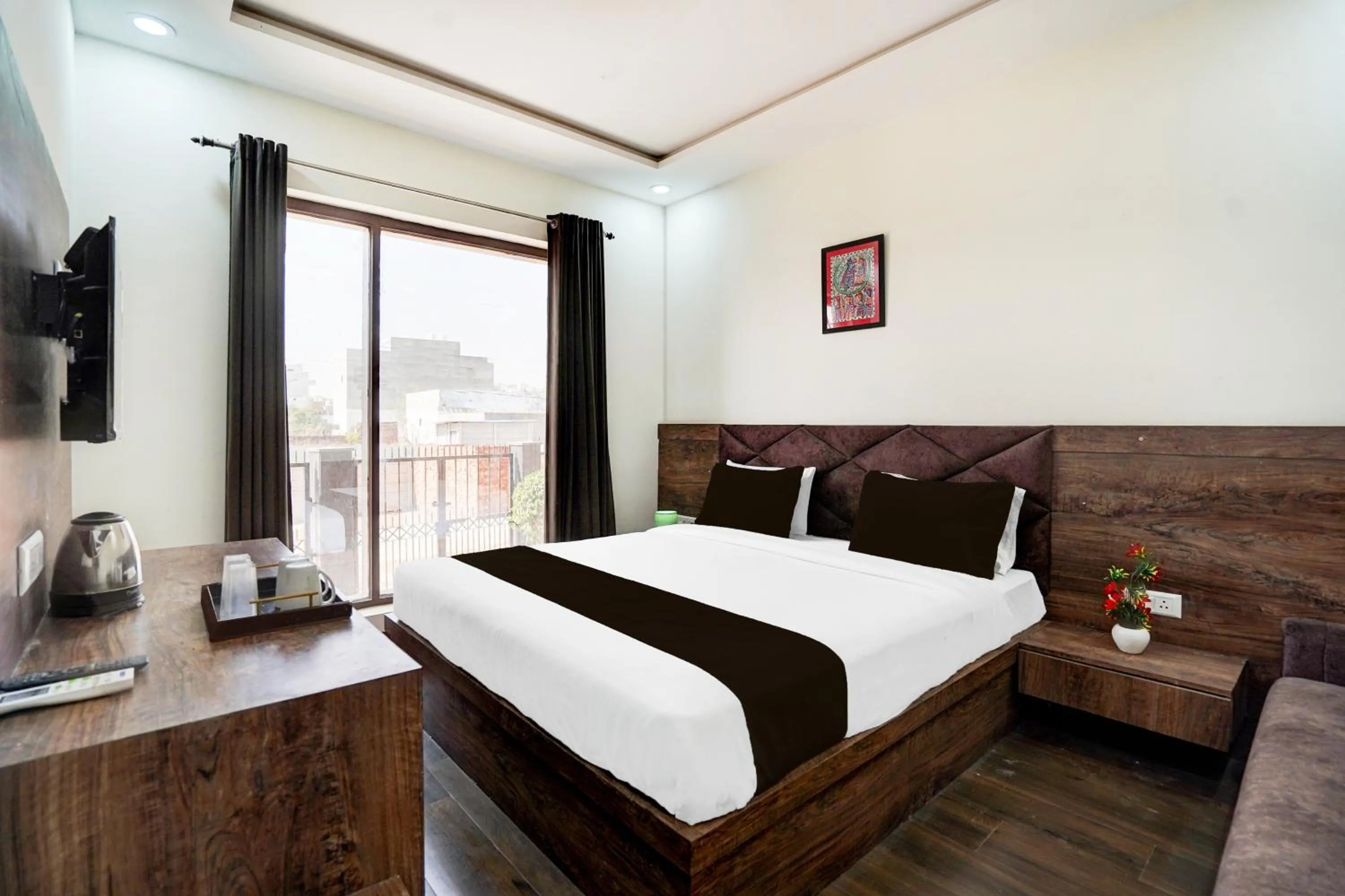 Bedroom, Bed in Townhouse Taj Mahal East Gate Formerly Royal Empire