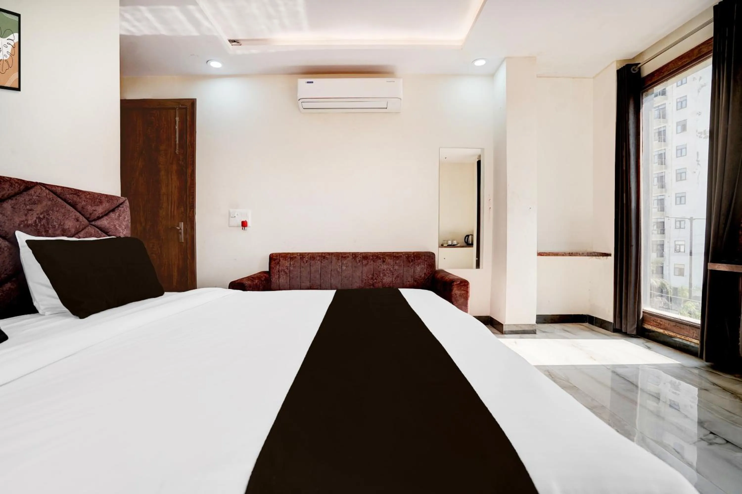 Bedroom, Bed in Townhouse Taj Mahal East Gate Formerly Royal Empire