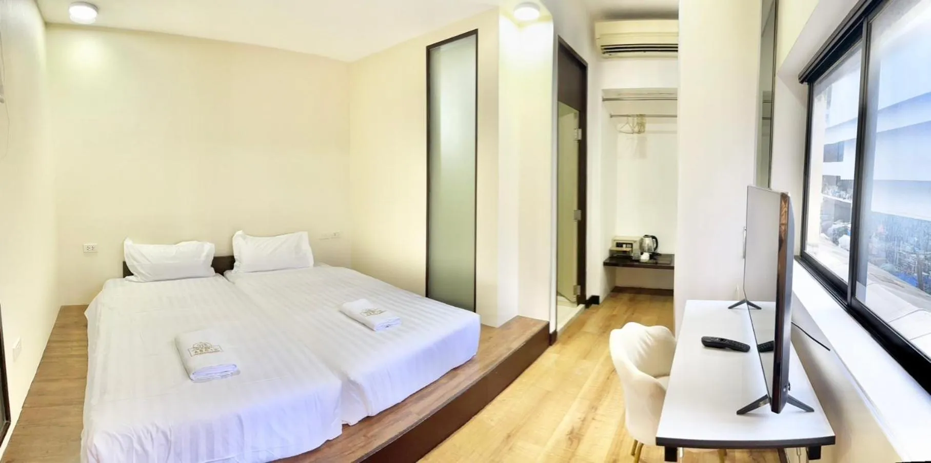 Photo of the whole room, Bed in ABC SO Hotel Bangkok