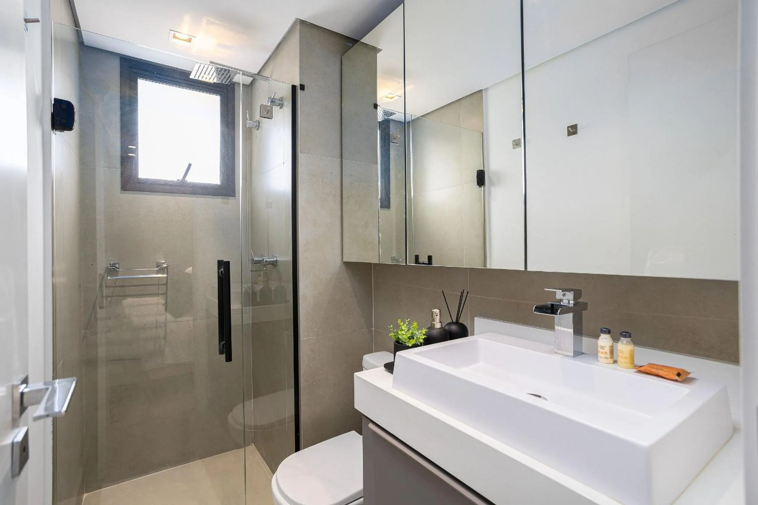 Bathroom in One Eleven Home And Work By Helbor