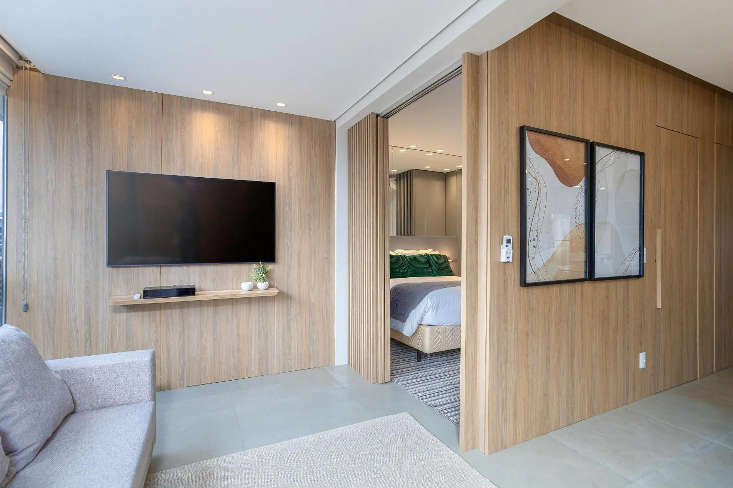 Dining area, Bed in One Eleven Home And Work By Helbor