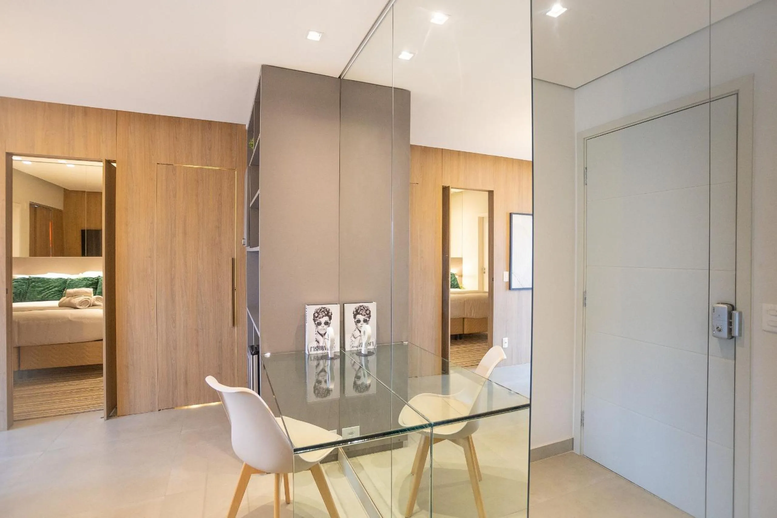 Living room, Bed in One Eleven Home And Work By Helbor