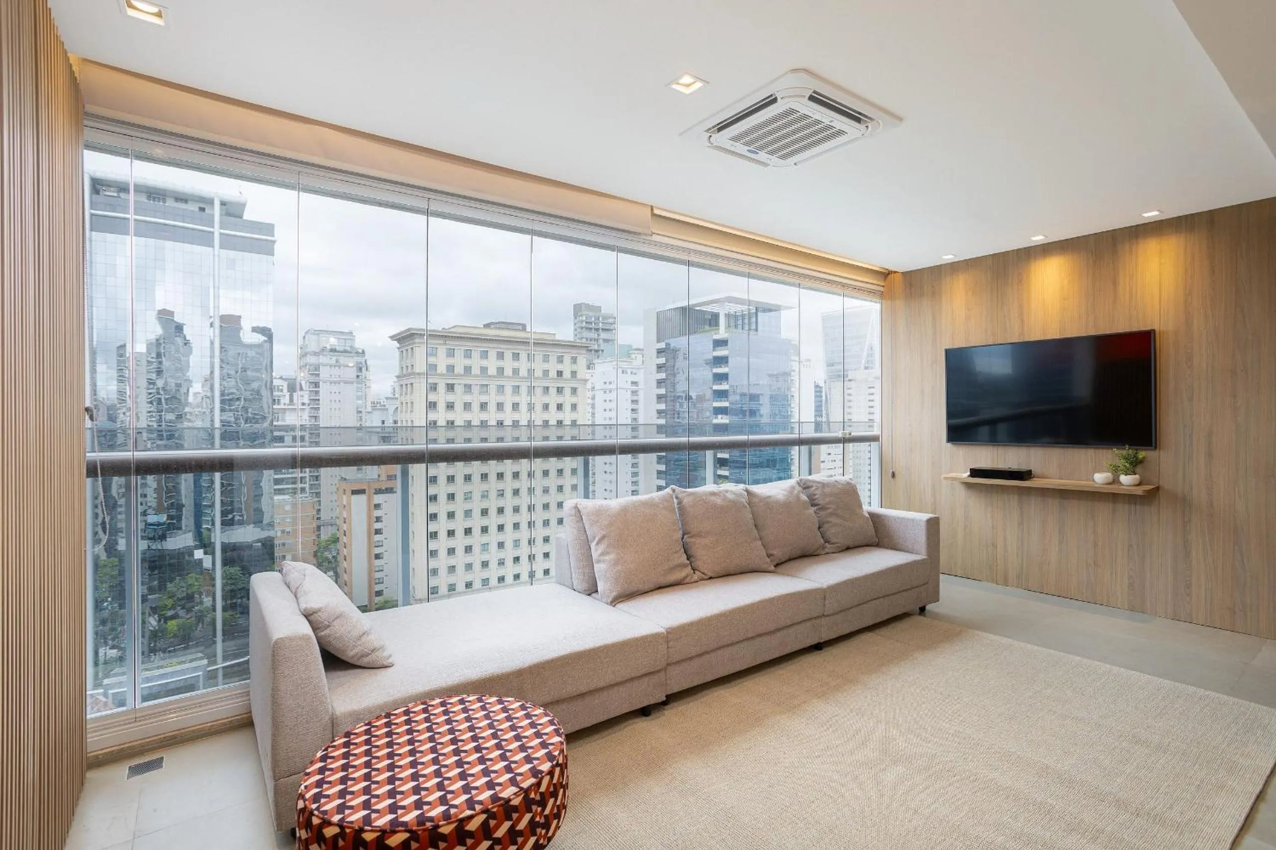 Balcony/Terrace in One Eleven Home And Work By Helbor