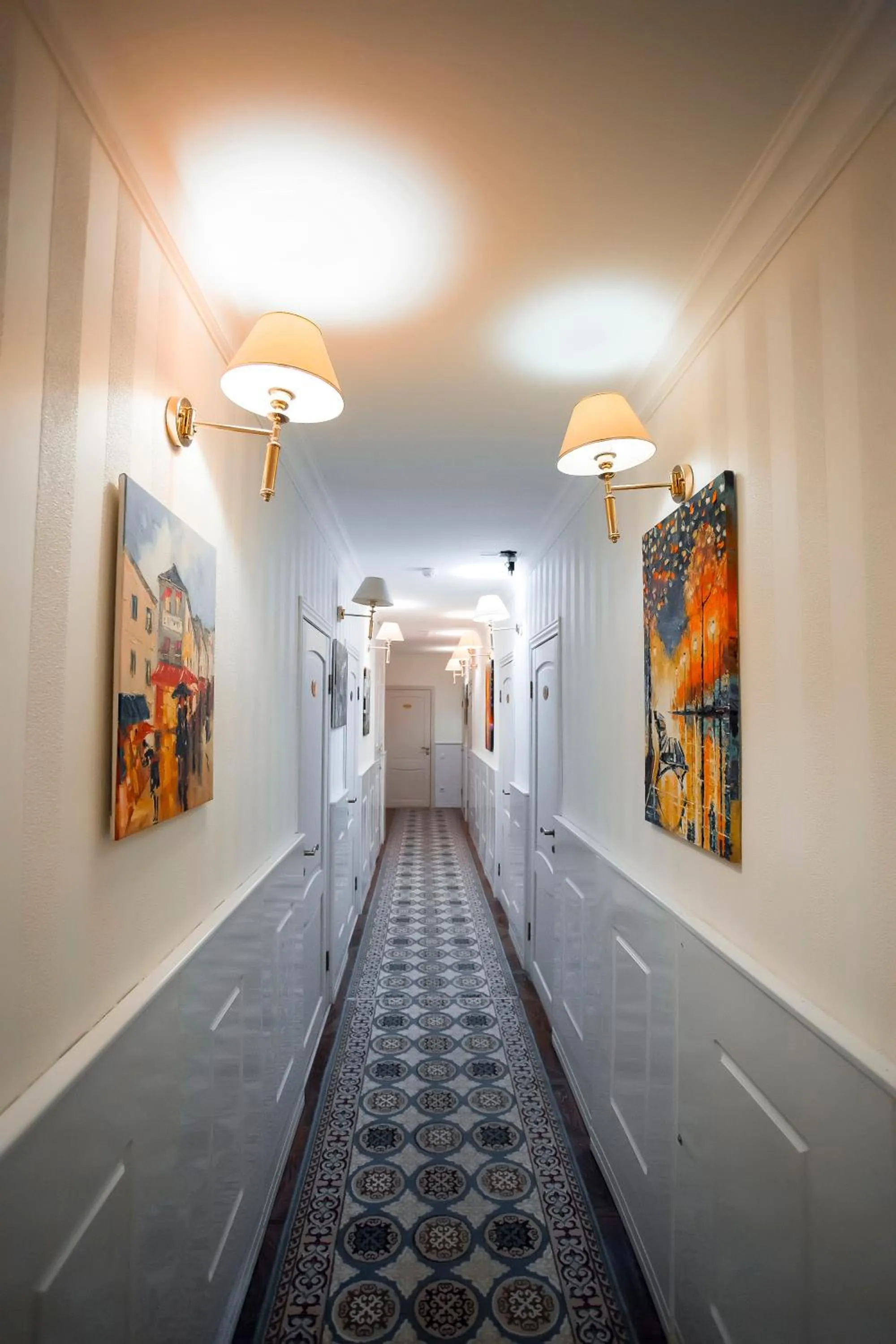 Communal lounge/ TV room in Versal Hotel