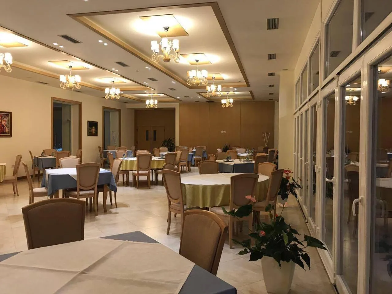 Decorative detail in Grand White City Hotel