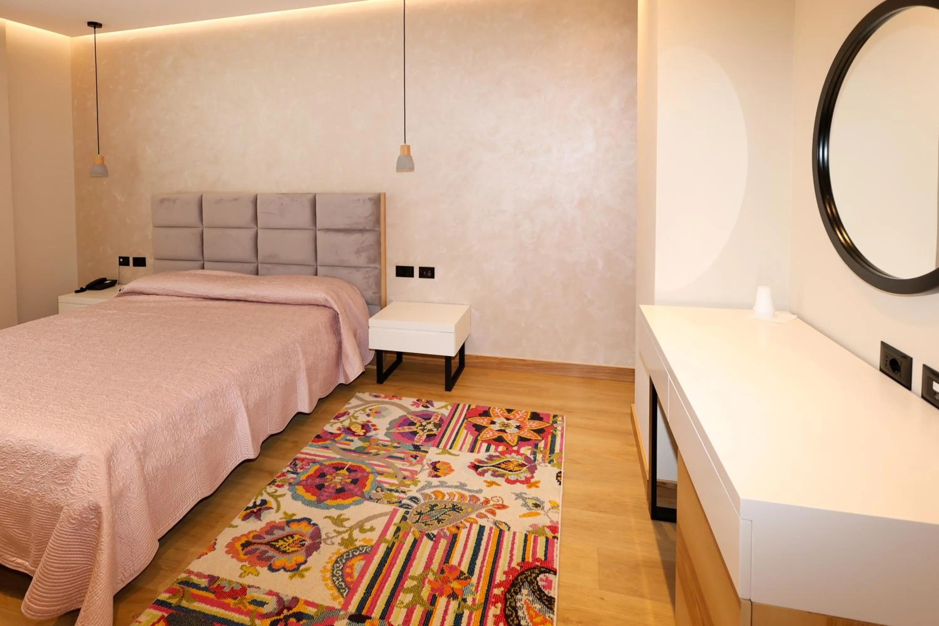 Bedroom, Bed in Grand White City Hotel