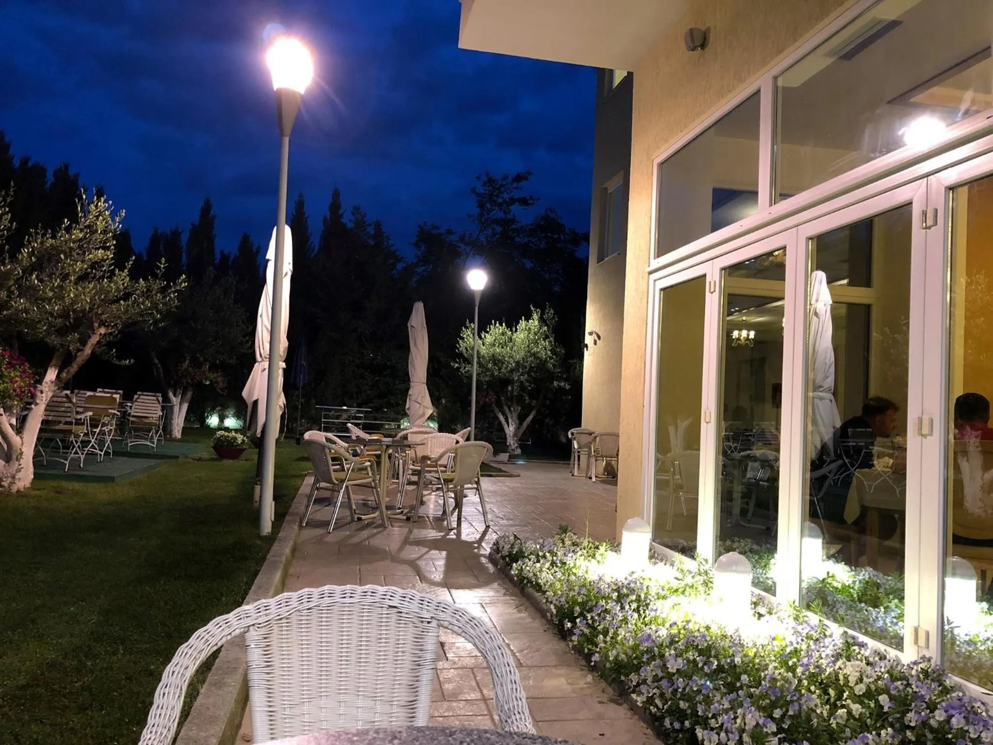 Decorative detail in Grand White City Hotel