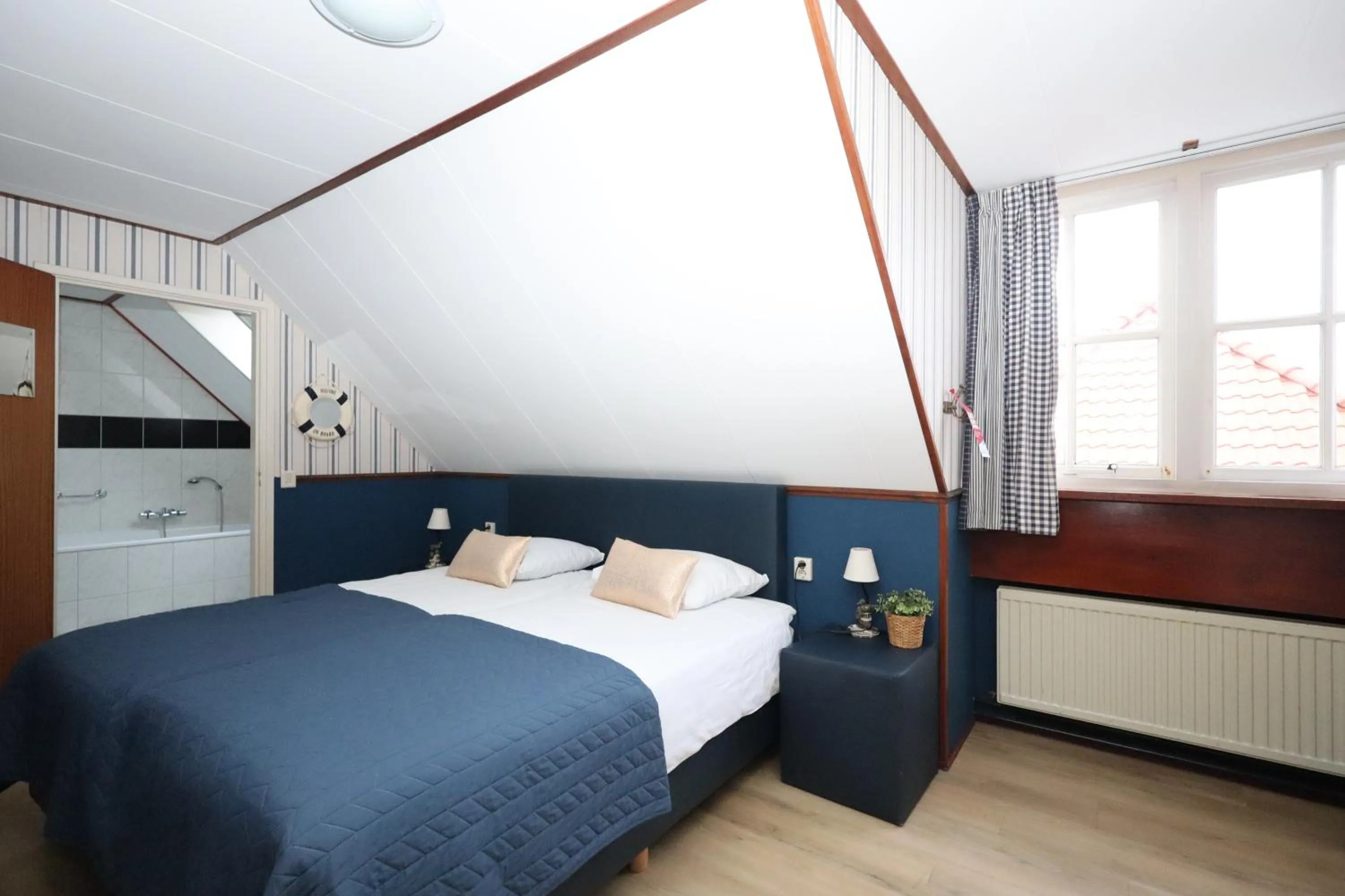 Bed in Hotel Restaurant de Boekanier