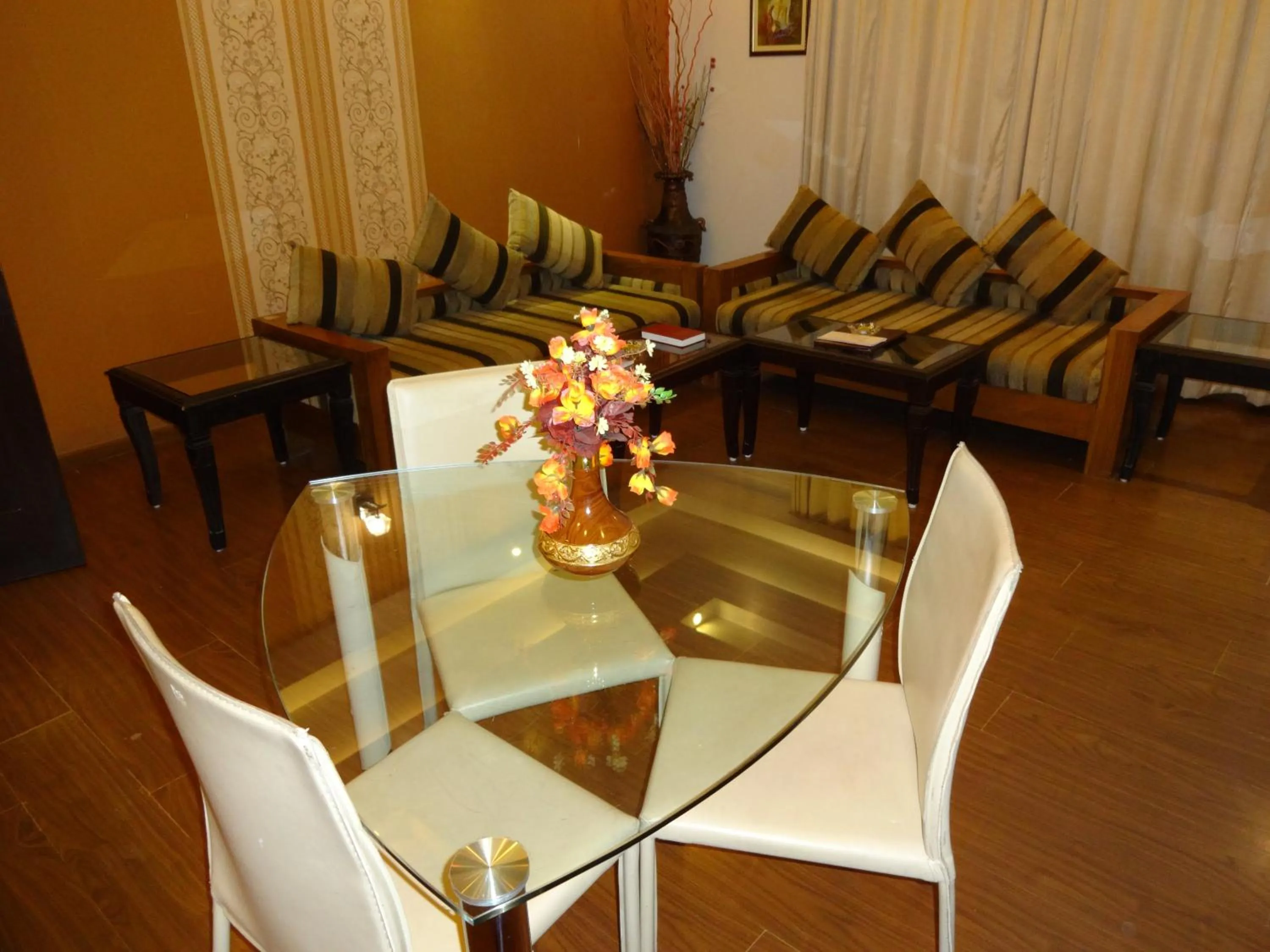 Living room in Hotel Royale Ambience