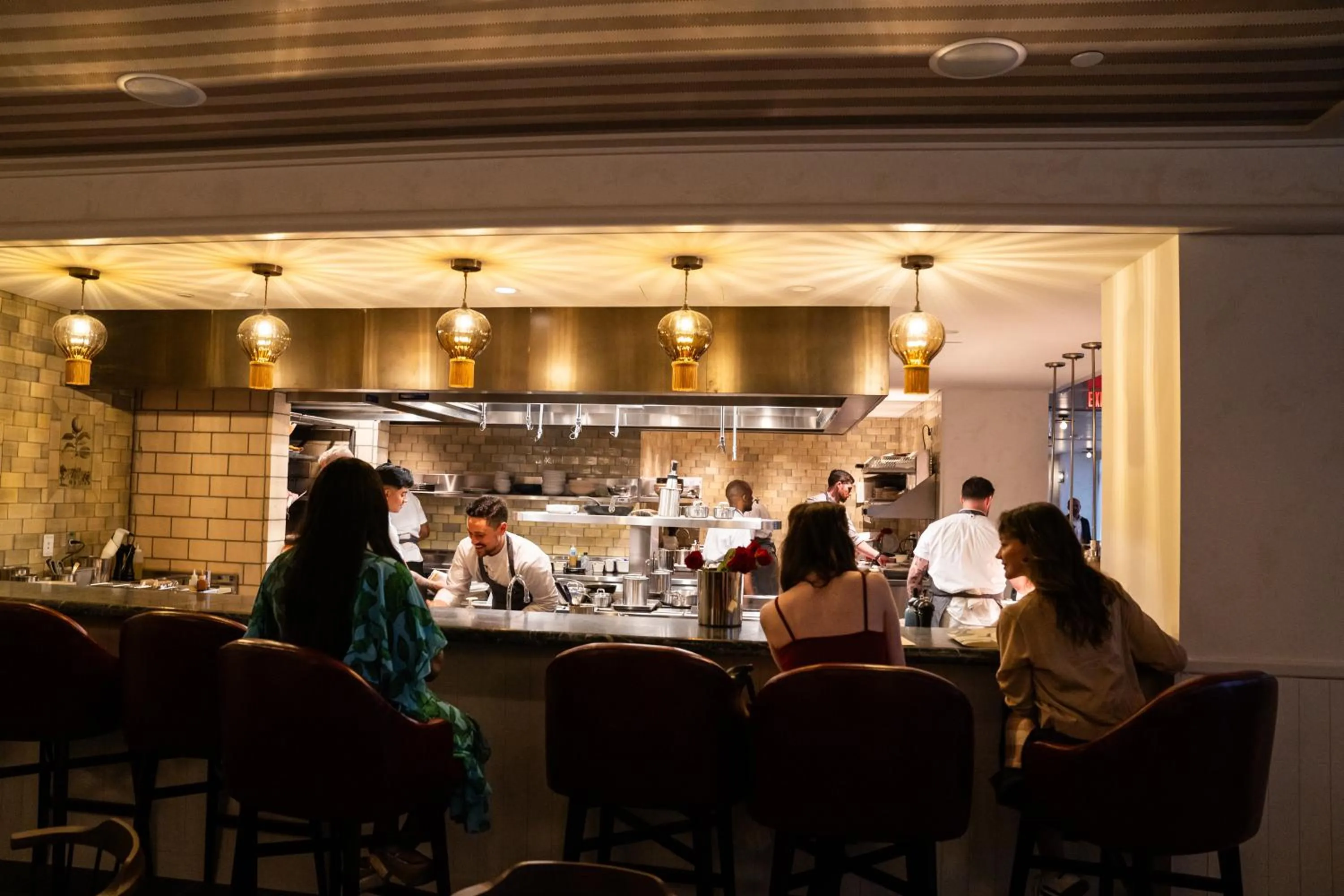 Restaurant/places to eat in Hotel Heron Old Town Alexandria