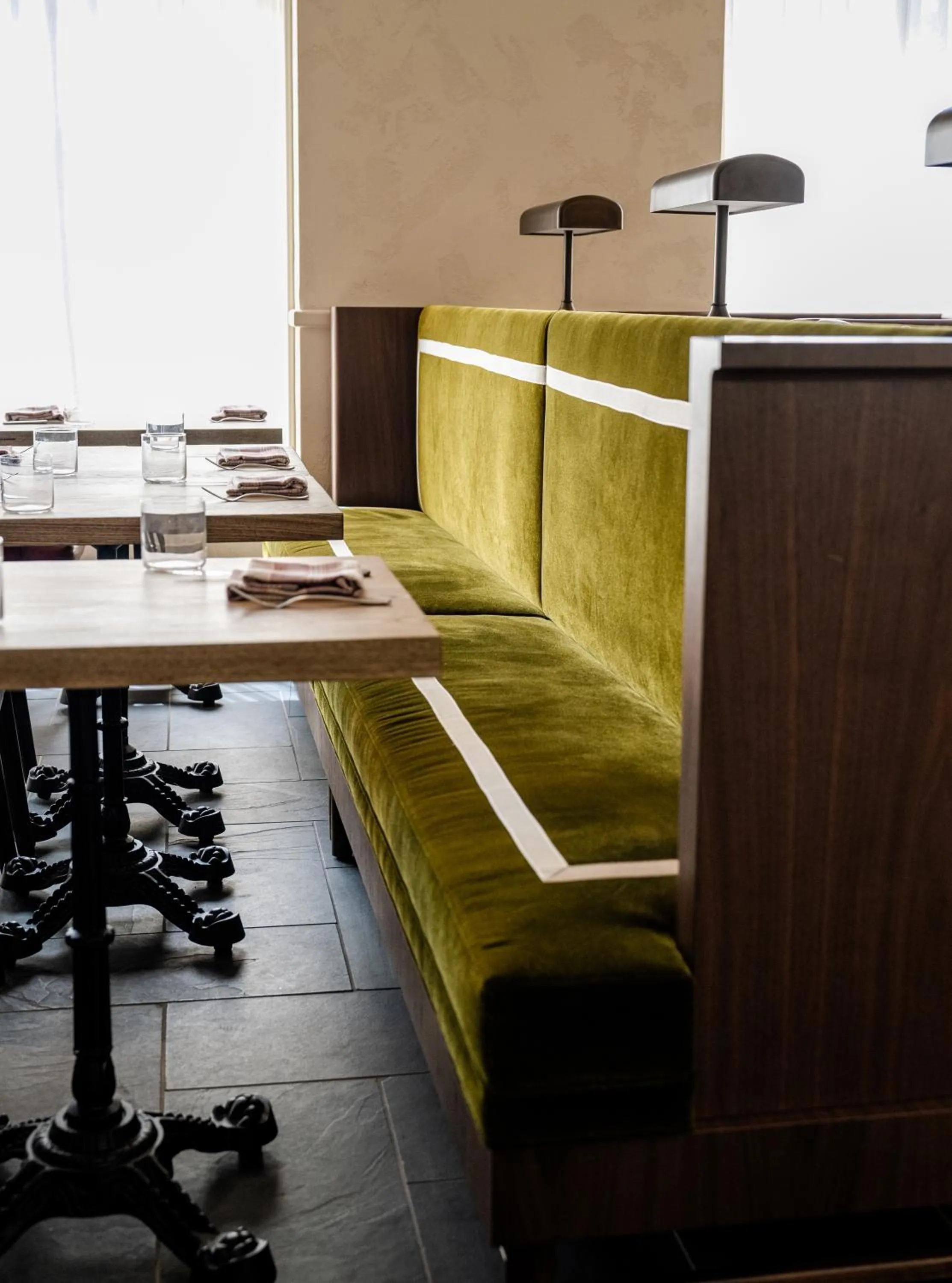 Restaurant/places to eat in Hotel Heron Old Town Alexandria