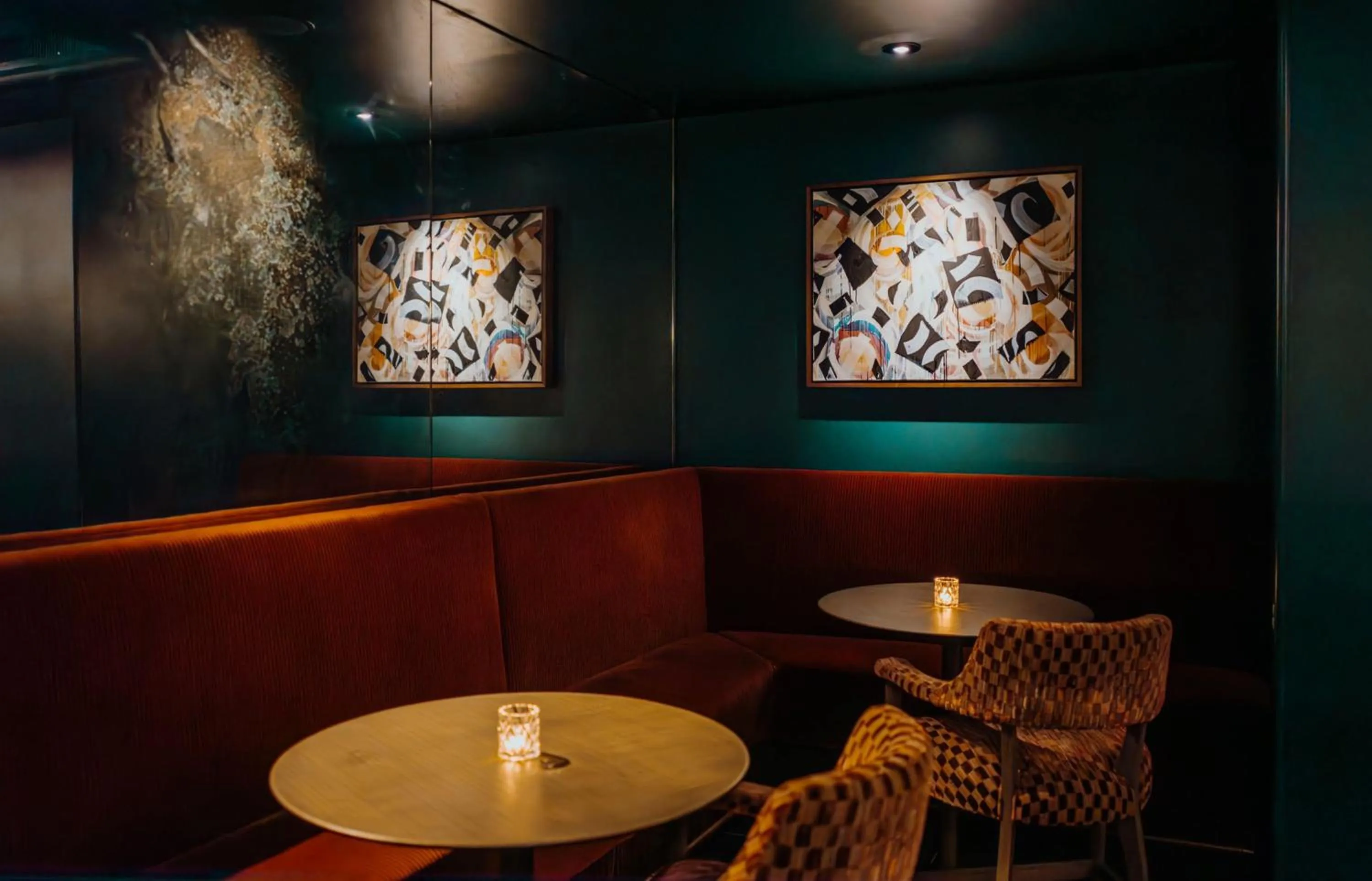 Lounge or bar in Hotel Heron Alexandria Old Town, Curio Collection by Hilton