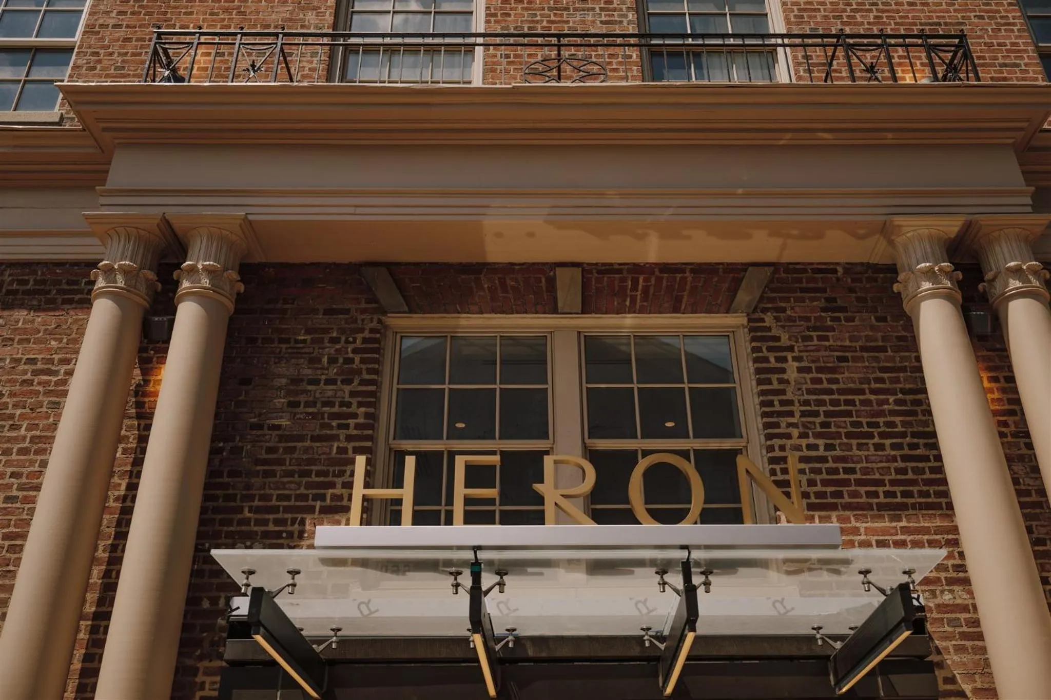Facade/entrance in Hotel Heron Old Town Alexandria