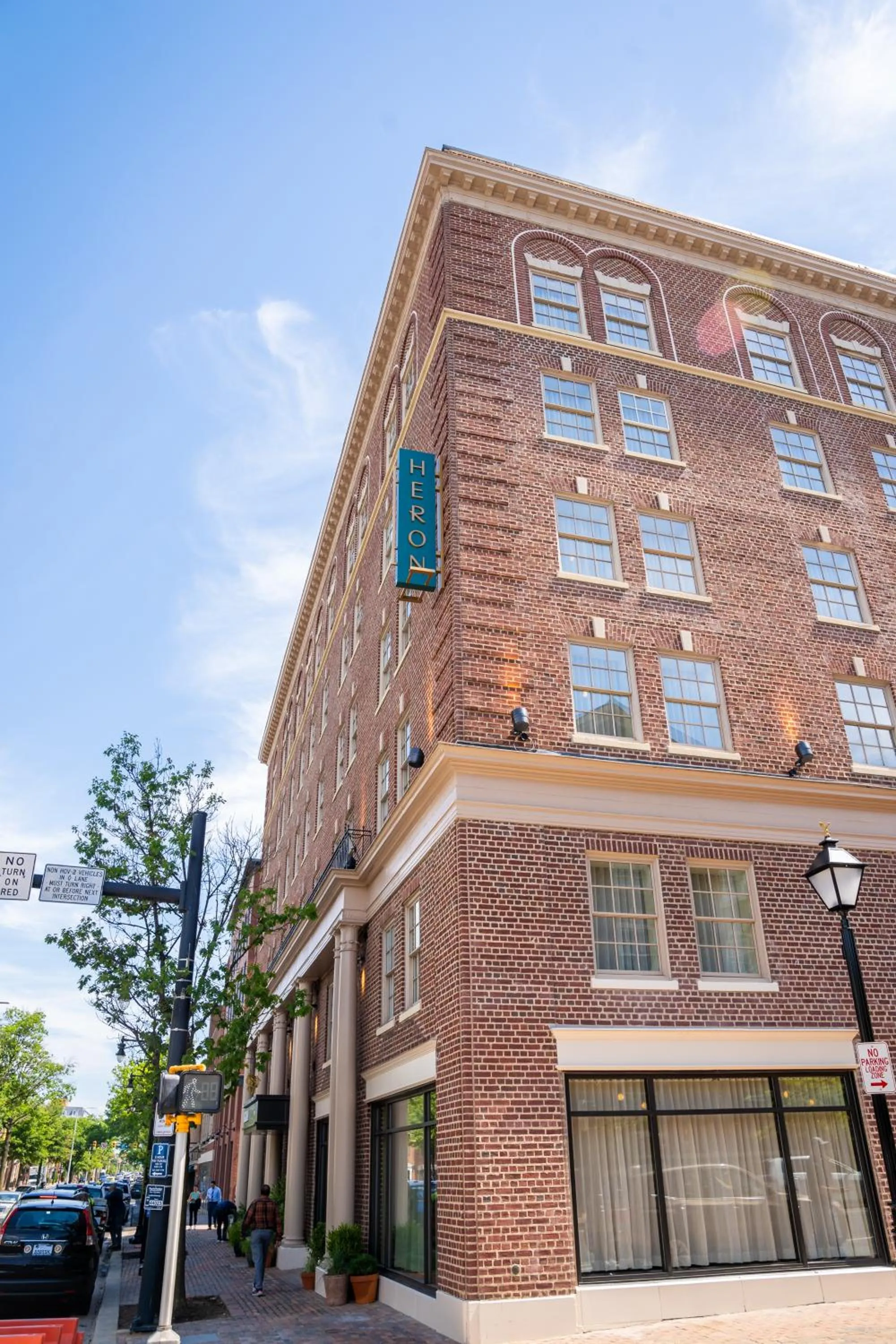 Property building in Hotel Heron Old Town Alexandria