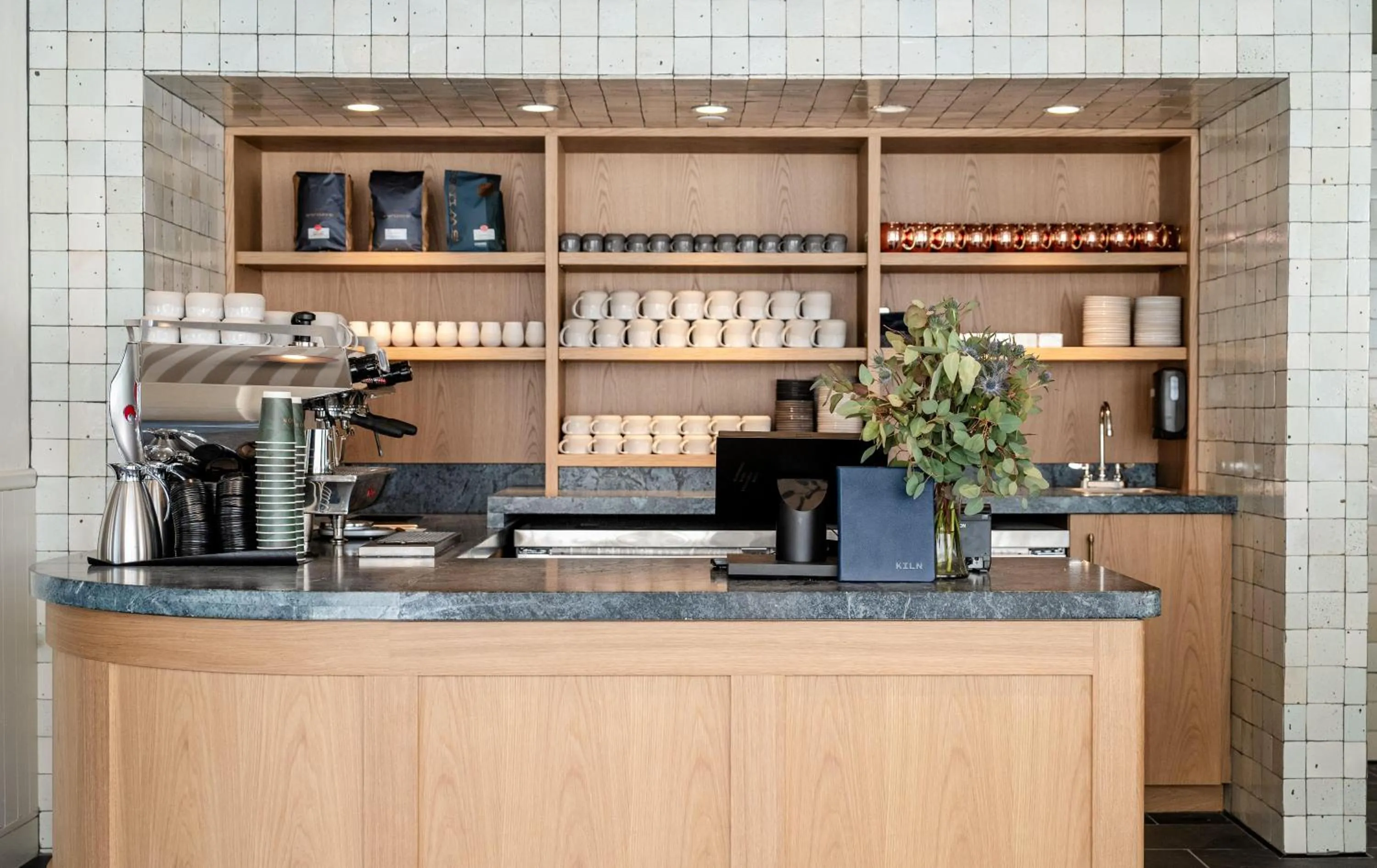 Restaurant/places to eat in Hotel Heron Alexandria Old Town, Curio Collection by Hilton