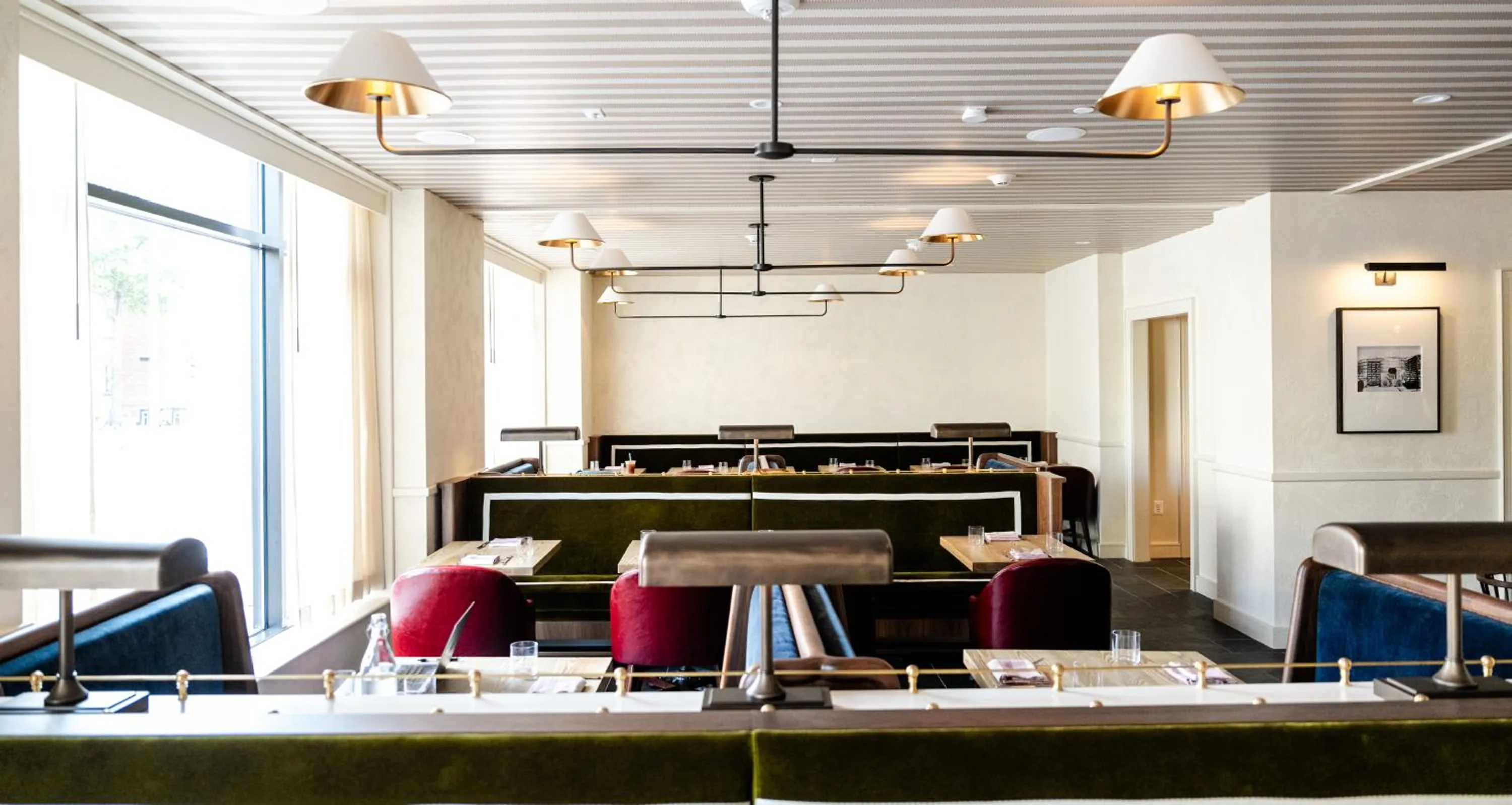 Restaurant/places to eat in Hotel Heron Old Town Alexandria