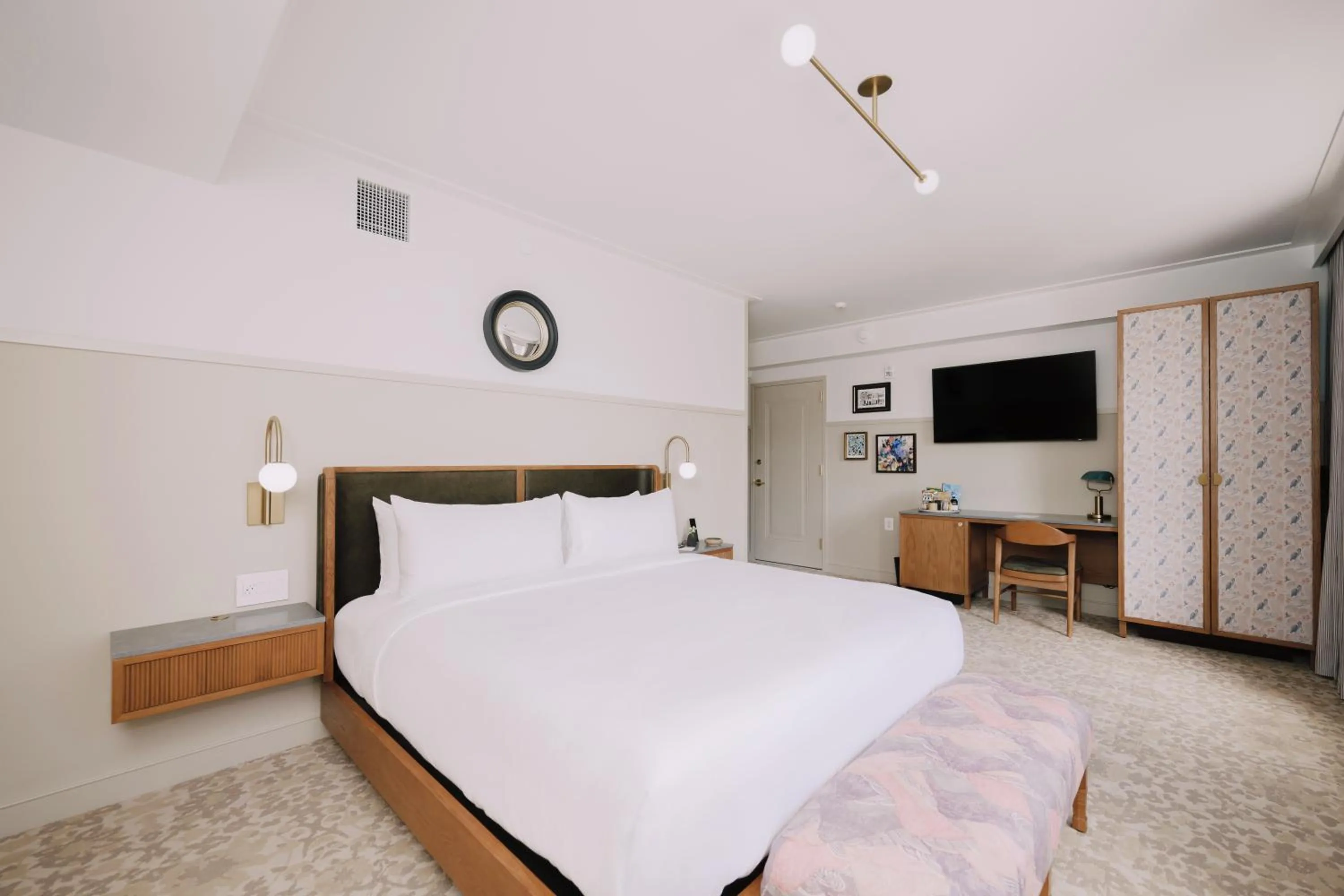 Bedroom, Bed in Hotel Heron Old Town Alexandria