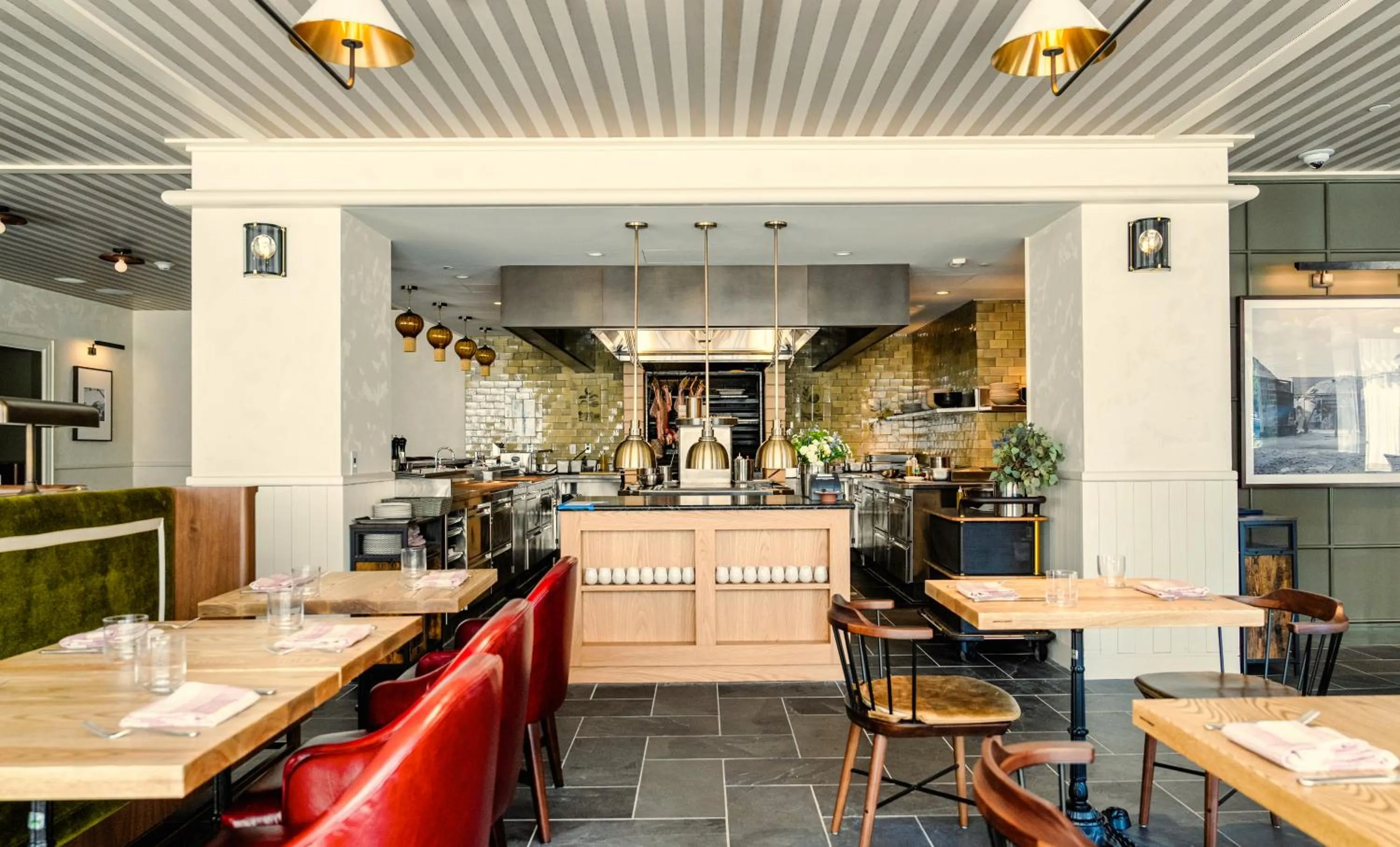 Restaurant/places to eat in Hotel Heron Old Town Alexandria