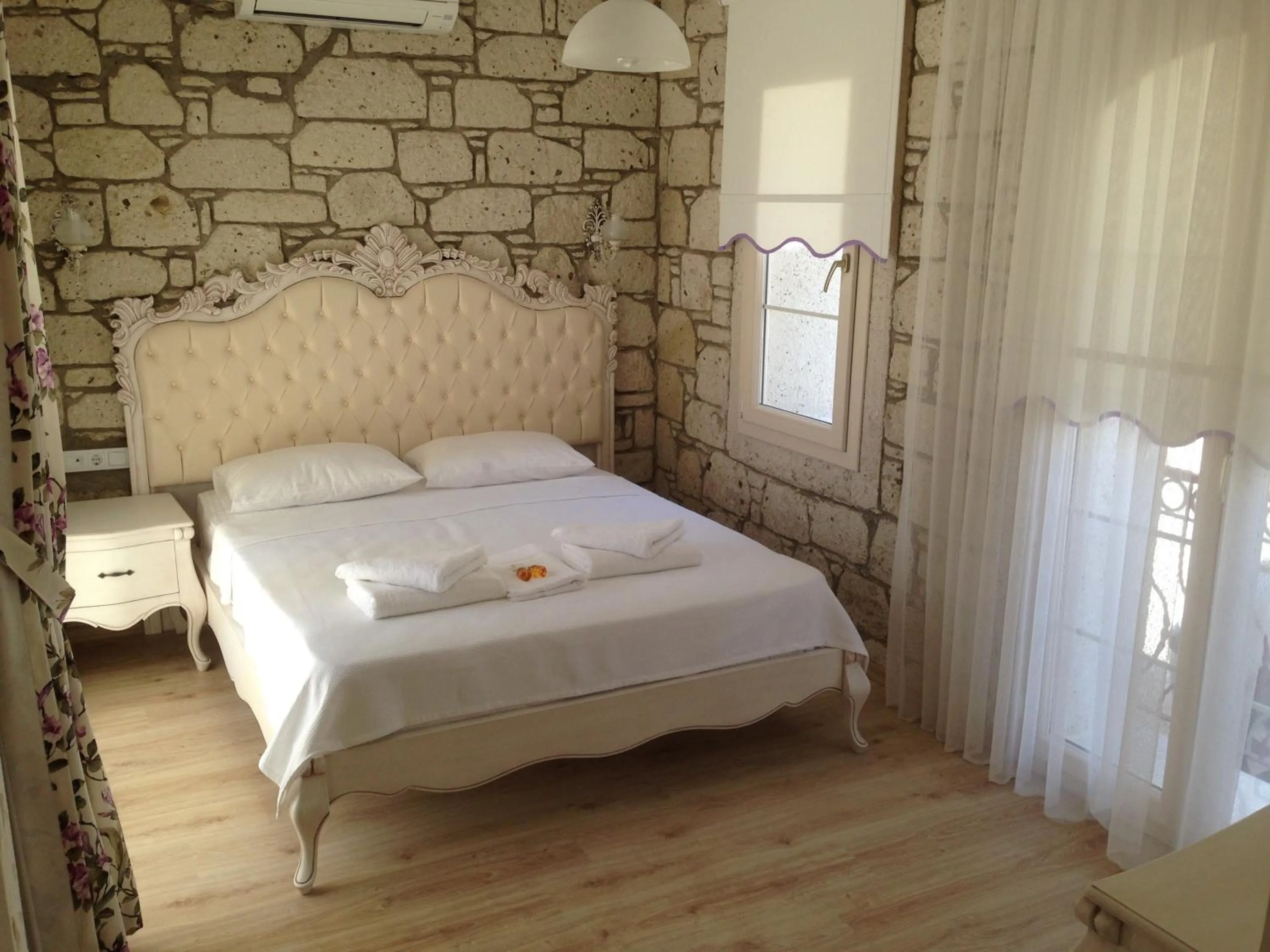 Bed in Alacati Lucky Angel Hotel