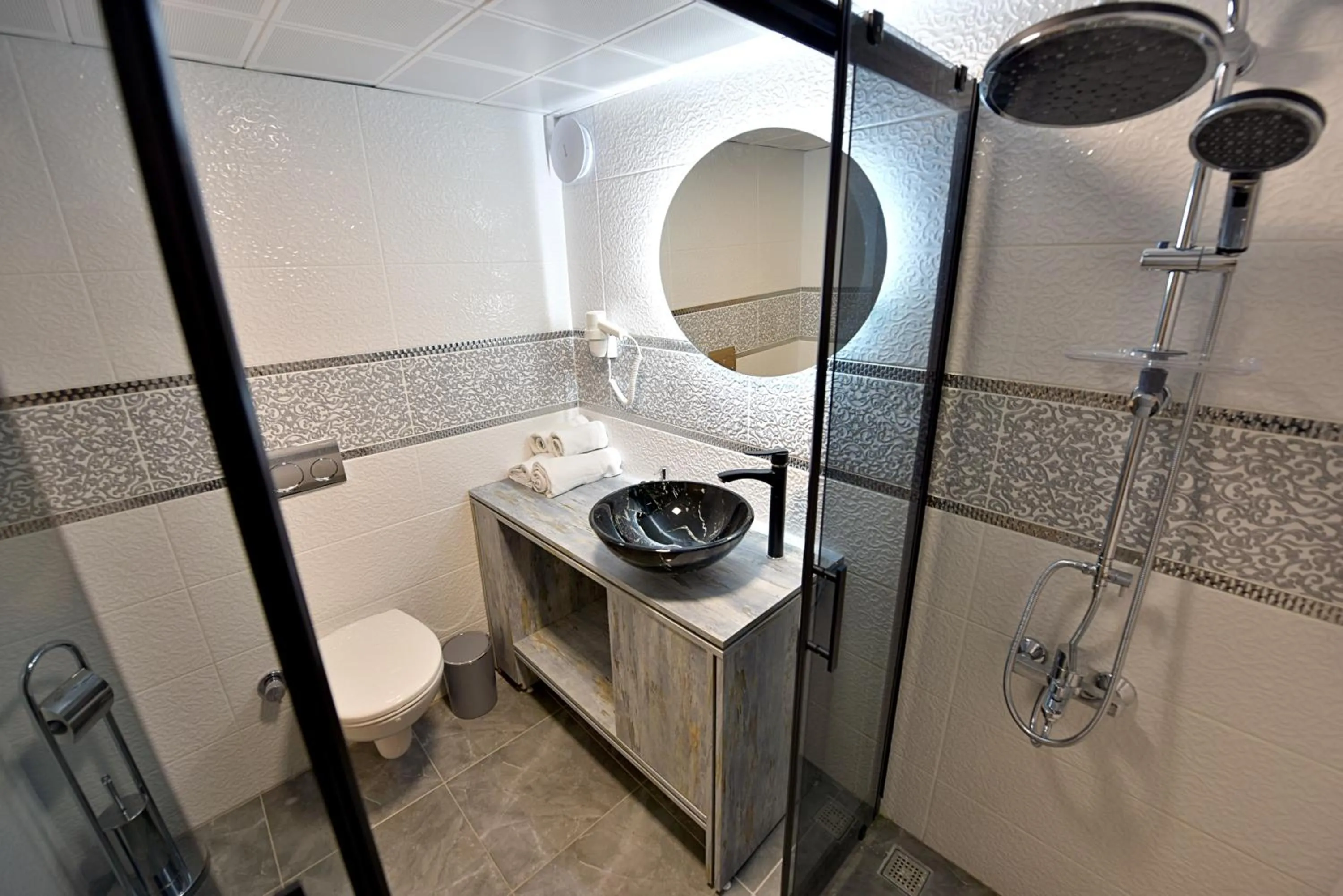 Shower in Sunlife Oldcity