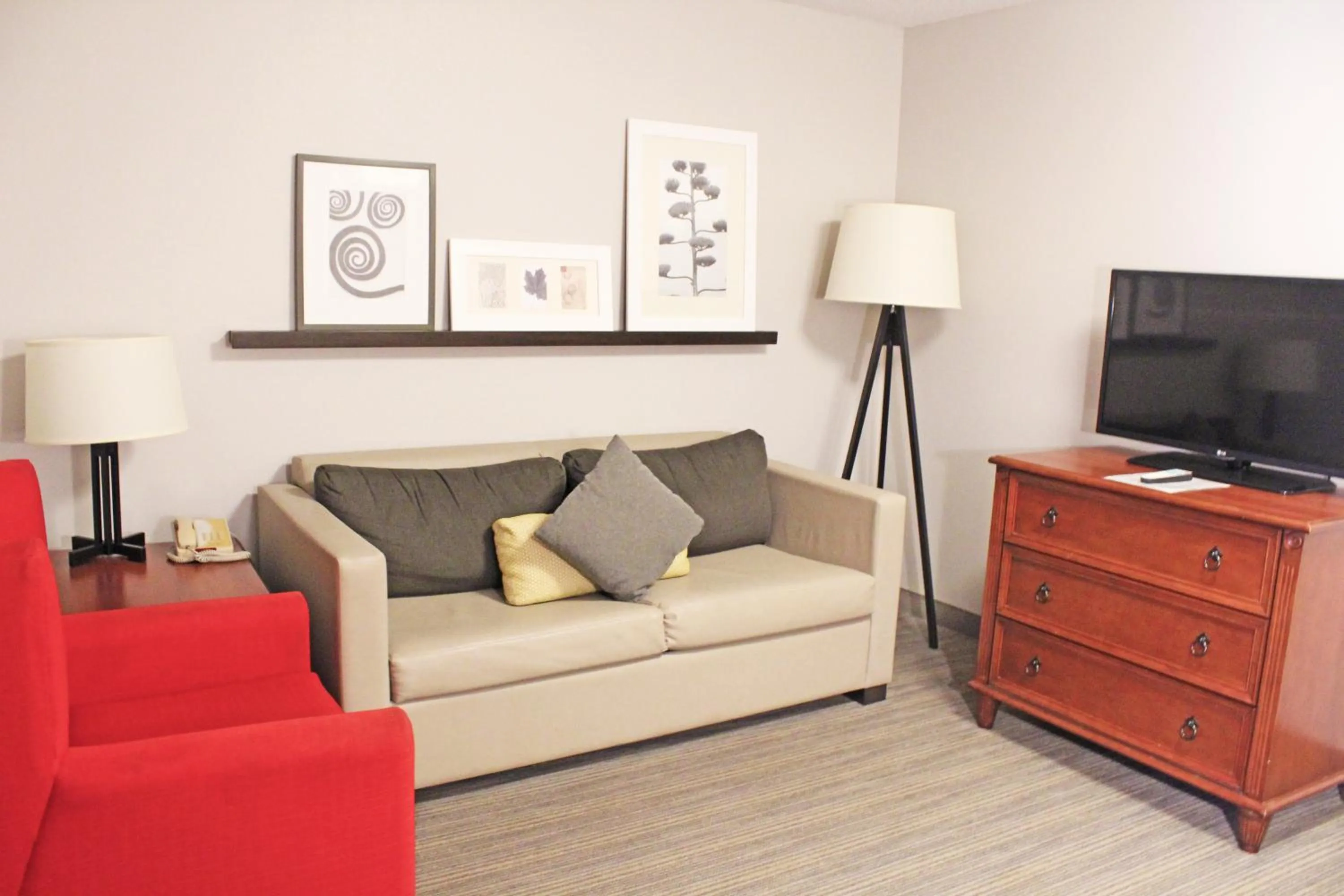 TV and multimedia in Independence Stay Hotel & Suites