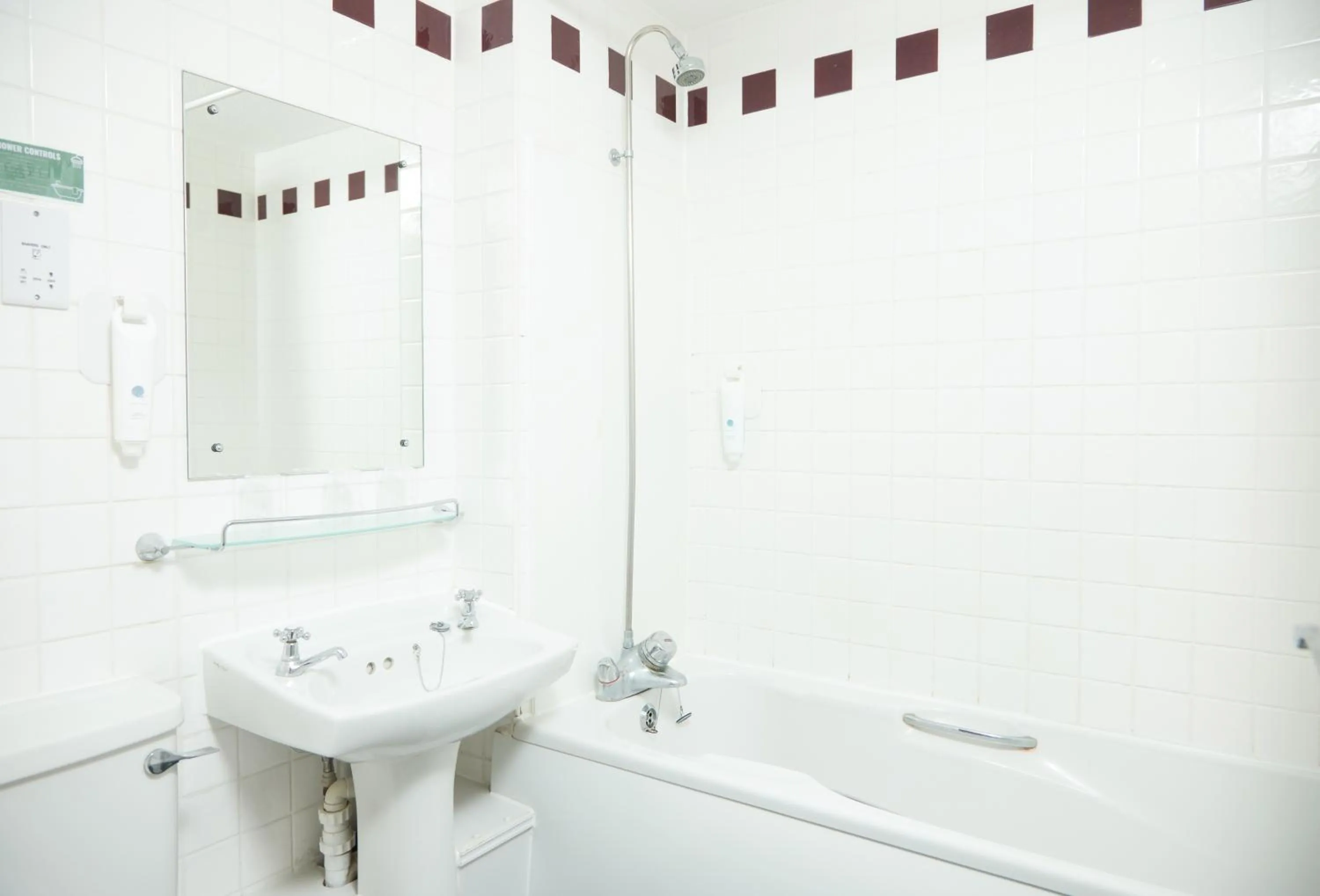 Bathroom in Lamb Hotel by Greene King Inns