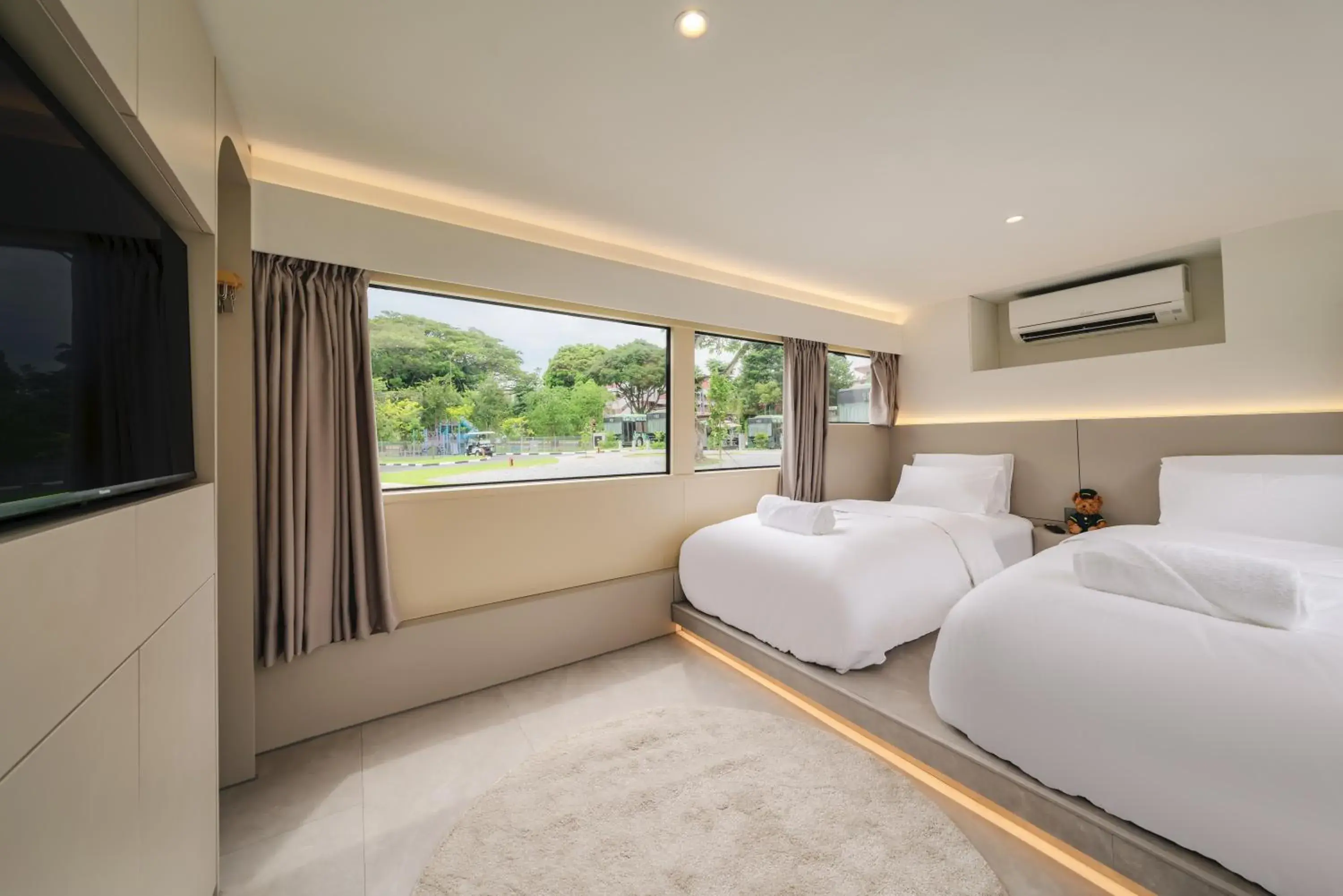 Duxton Twin in The Bus Collective Duxton Twin in The Bus Collective