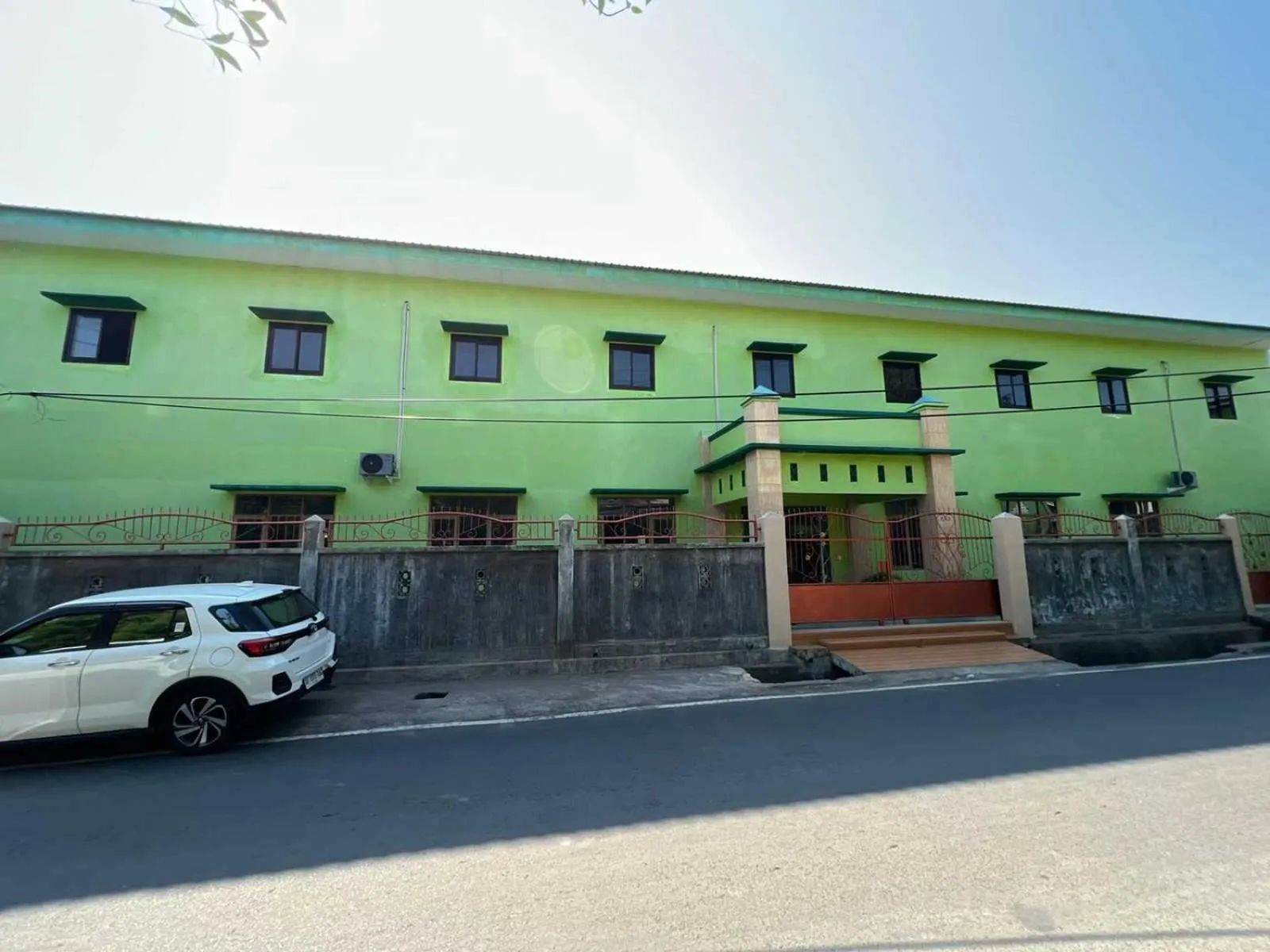 Facade/entrance in Hotel O Kost Gowa Near Gowa
