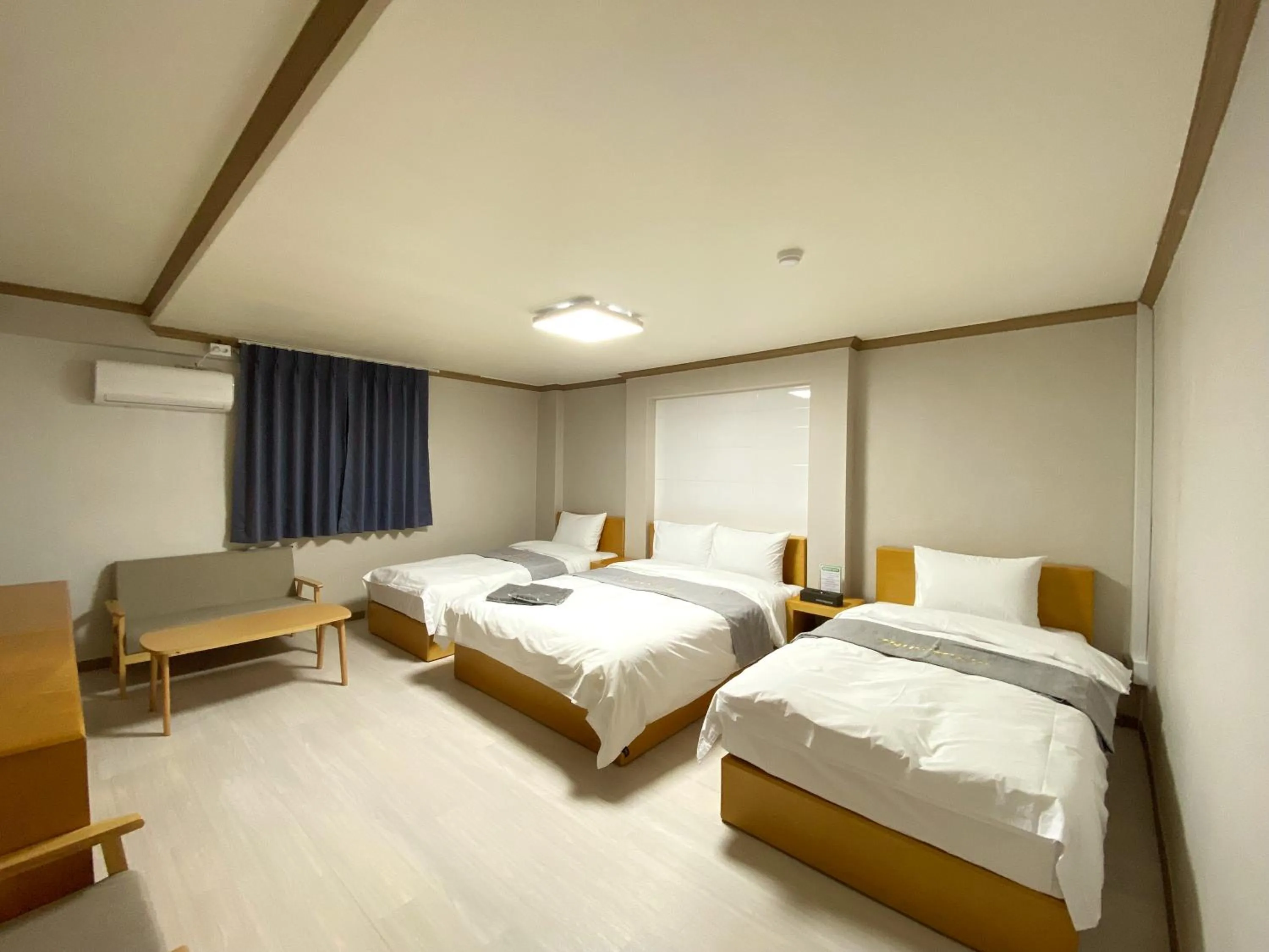 Bed in Suanbo Hot Spring Healing Hotel