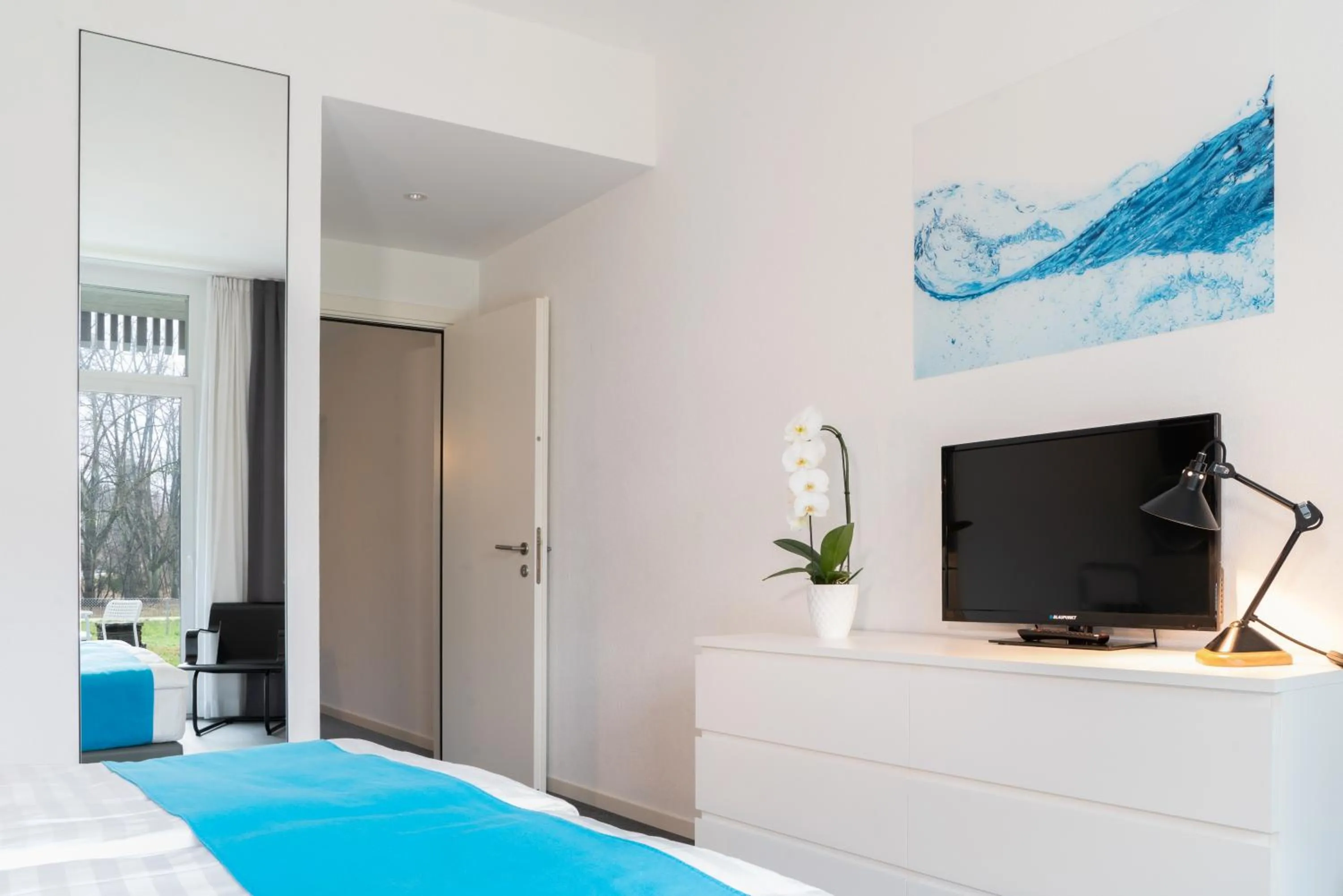 Photo of the whole room, Bed in Hôtel de la Source Yverdon-les-Bains