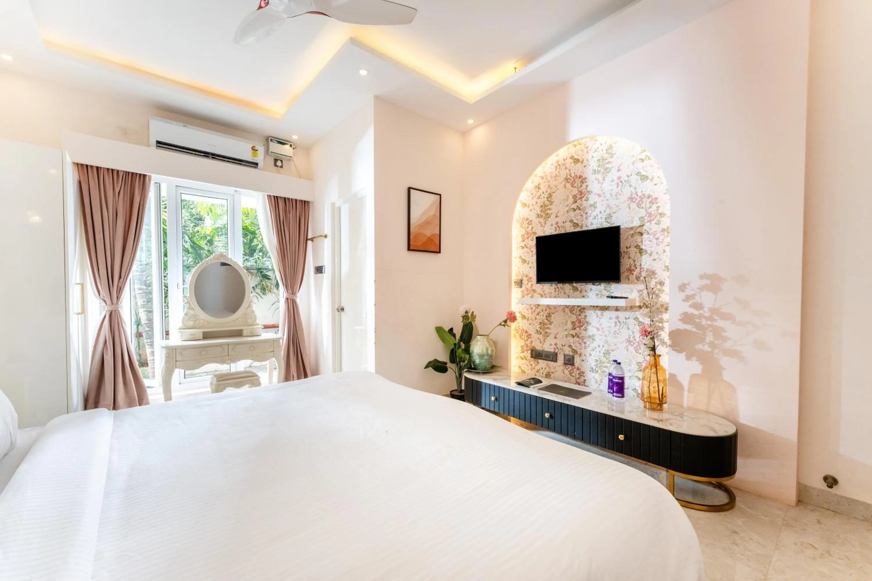 Bedroom, Bed in CSR Landmark Resorts