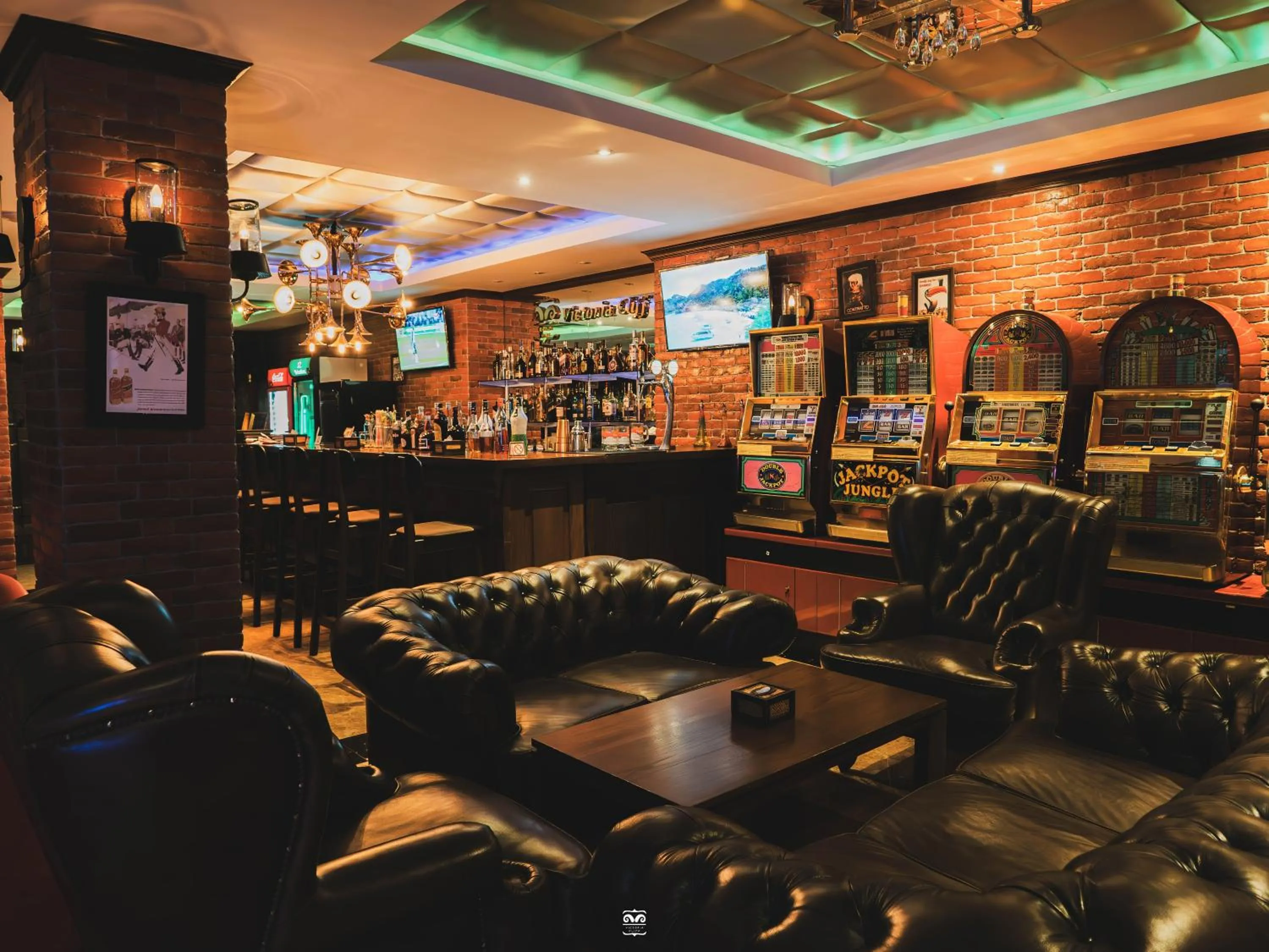 Lounge or bar in Victoria Cliff Hotel & Resort, Kawthaung