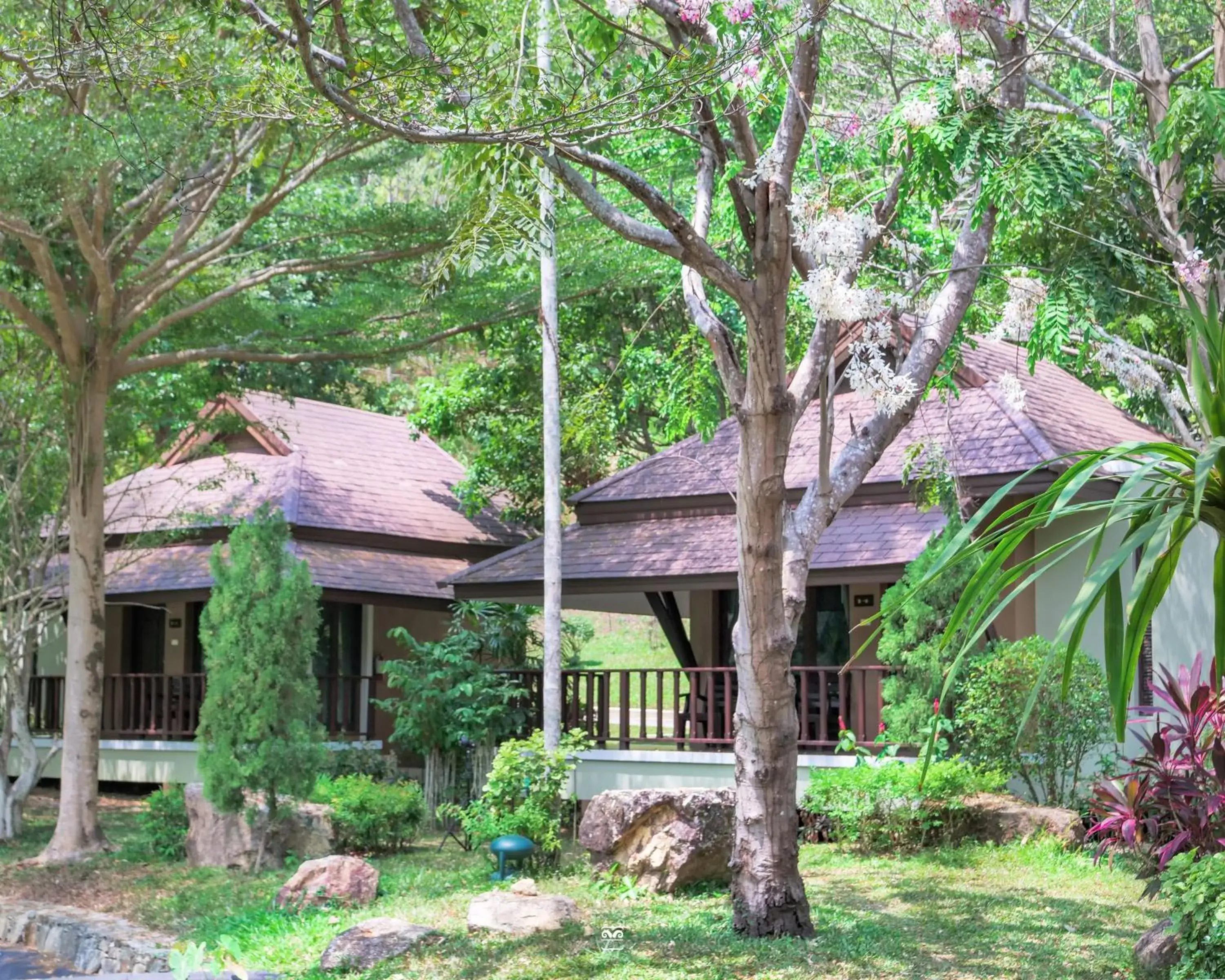 Twin Room with Lake View - single occupancy in Victoria Cliff Hotel & Resort, Kawthaung Twin Room with Lake View - single occupancy in Victoria Cliff Hotel & Resort, Kawthaung