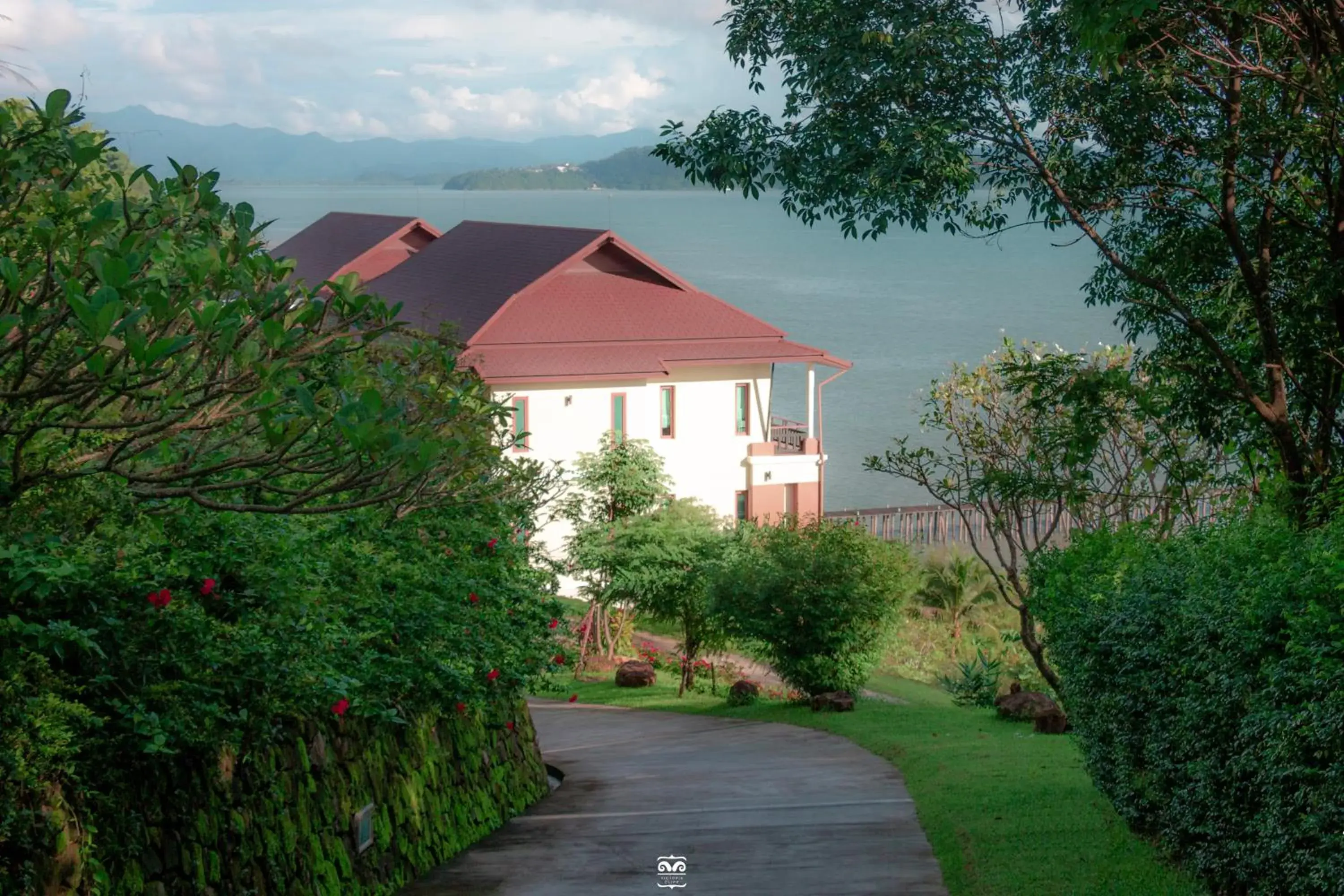 Deluxe Double or Twin Room with Ocean View in Victoria Cliff Hotel & Resort, Kawthaung Deluxe Double or Twin Room with Ocean View in Victoria Cliff Hotel & Resort, Kawthaung