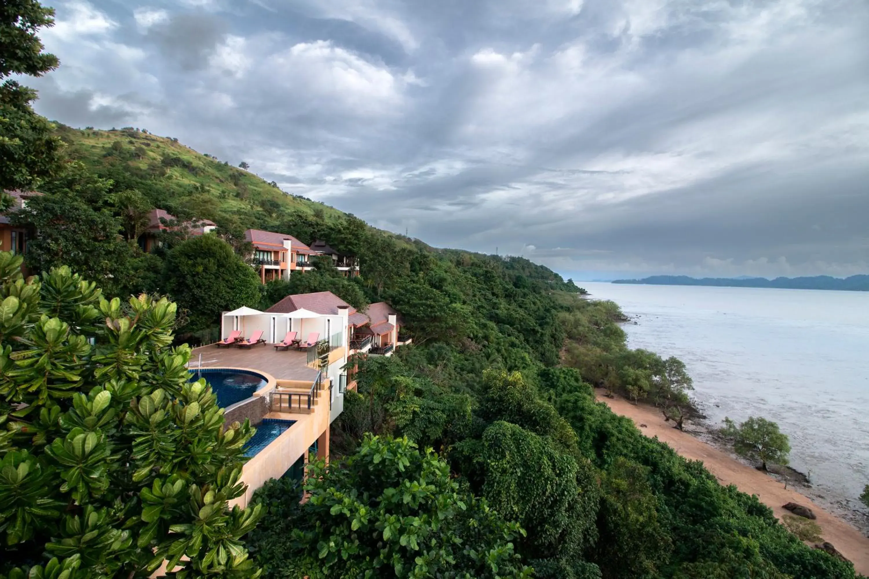 Deluxe Double Room with Balcony and Sea View in Victoria Cliff Hotel & Resort, Kawthaung Deluxe Double Room with Balcony and Sea View in Victoria Cliff Hotel & Resort, Kawthaung