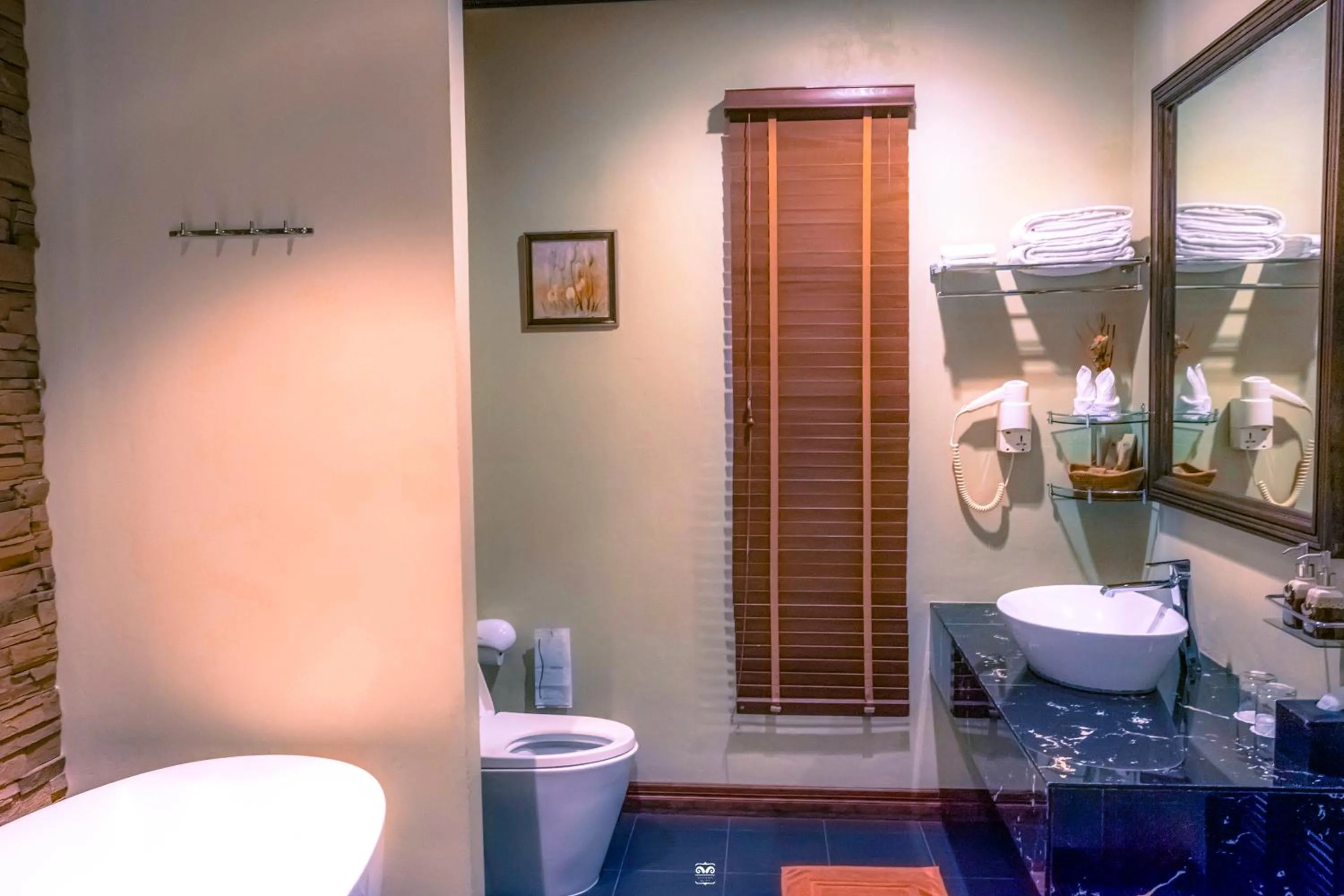 Shower in Victoria Cliff Hotel & Resort, Kawthaung