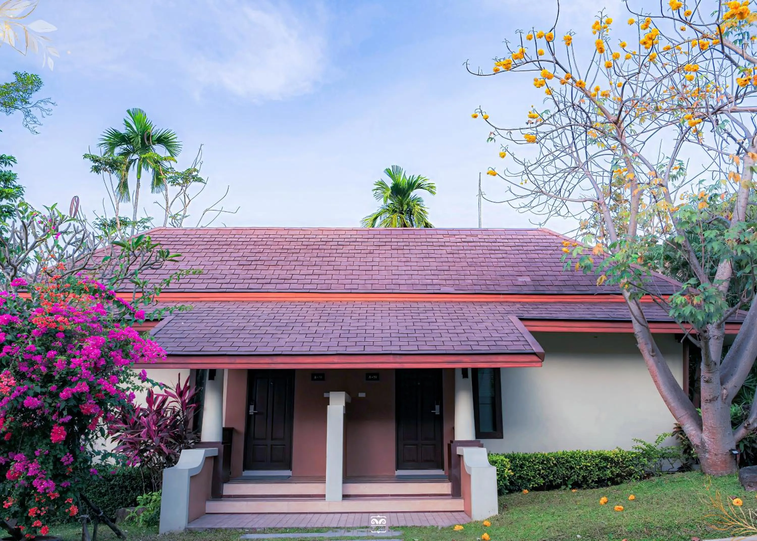 Garden in Victoria Cliff Hotel & Resort, Kawthaung