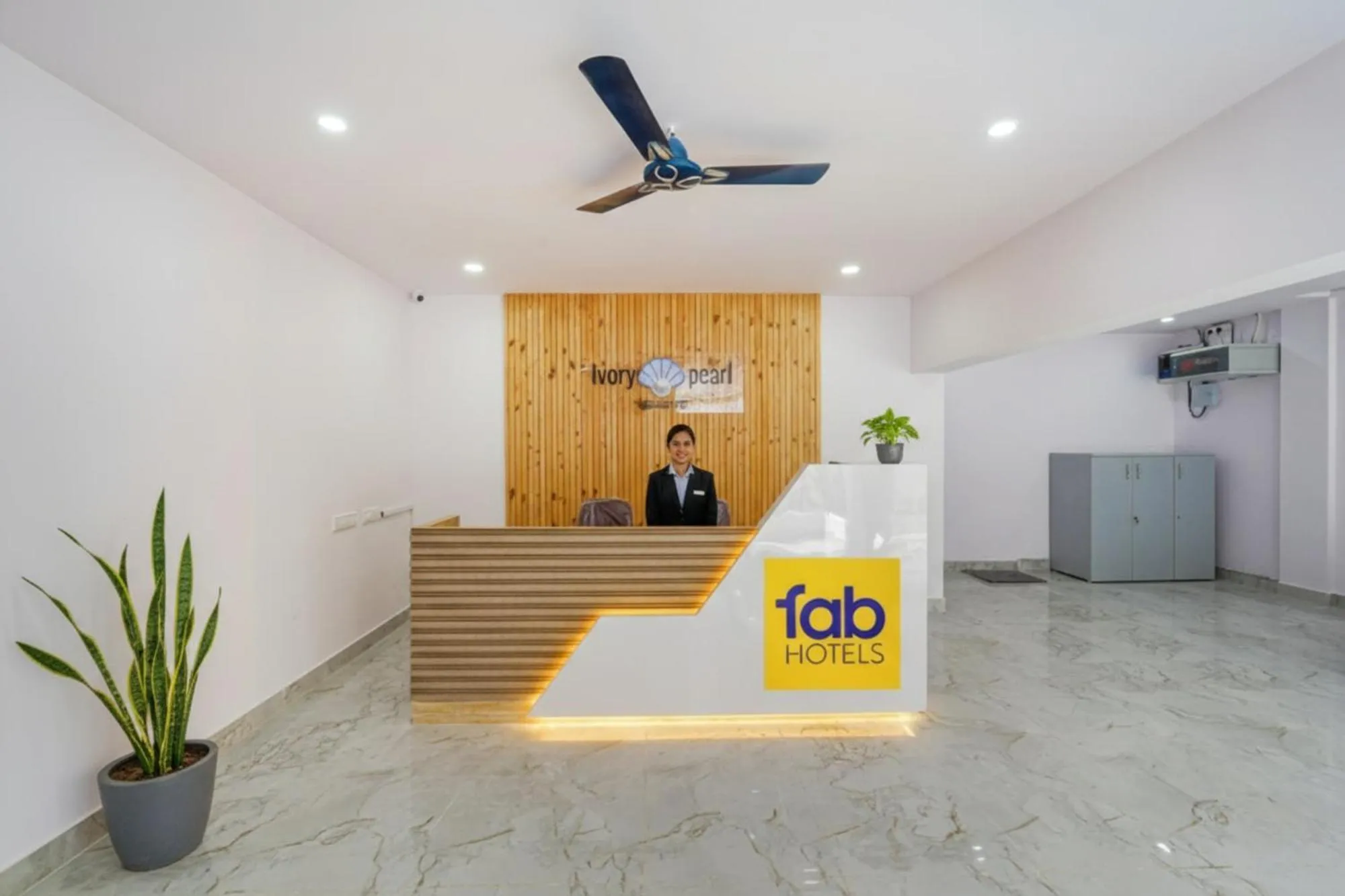 Lobby or reception in FabHotel Ivory Pearl - Nr Sony Signal