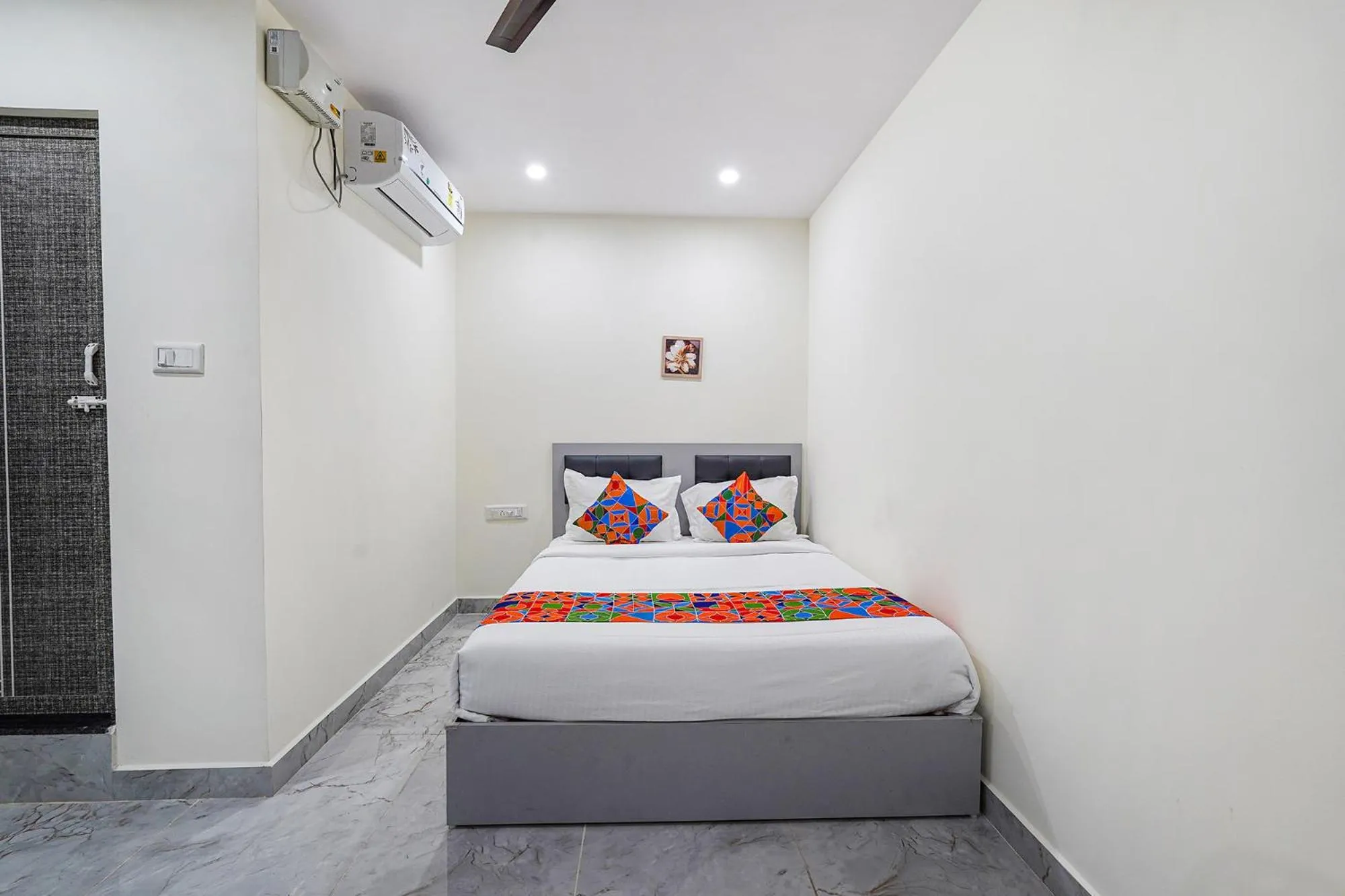 Bed in FabHotel Ivory Pearl - Nr Sony Signal