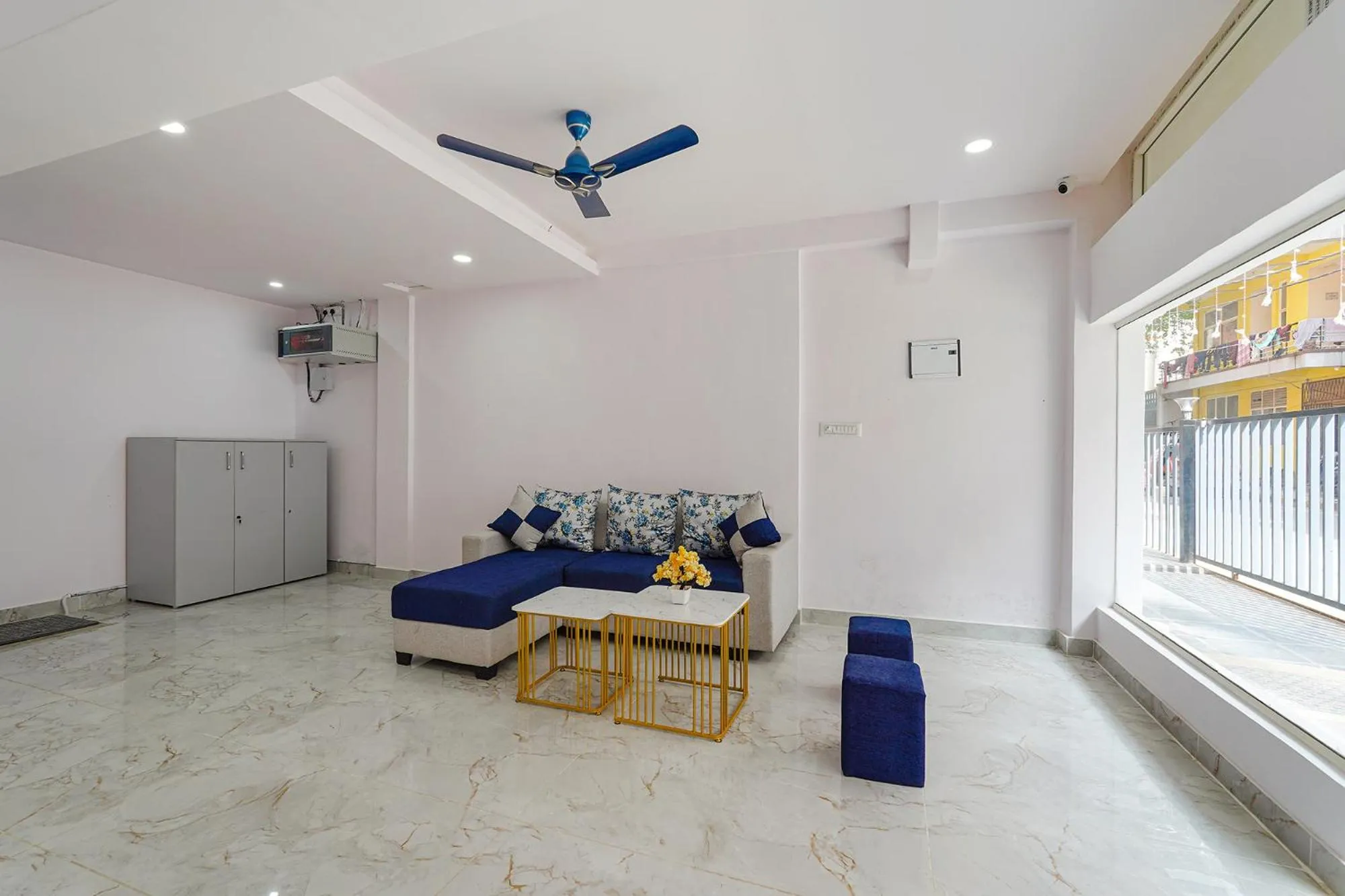 Seating area in FabHotel Ivory Pearl - Nr Sony Signal