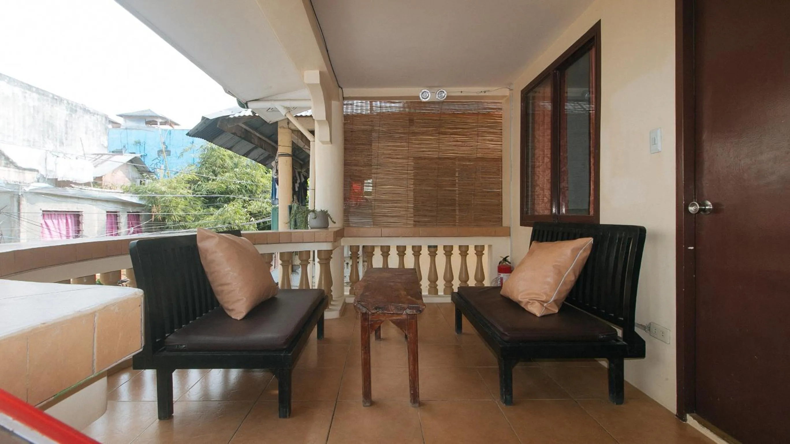 Property building in RedDoorz @ The Central Inn Boracay Island