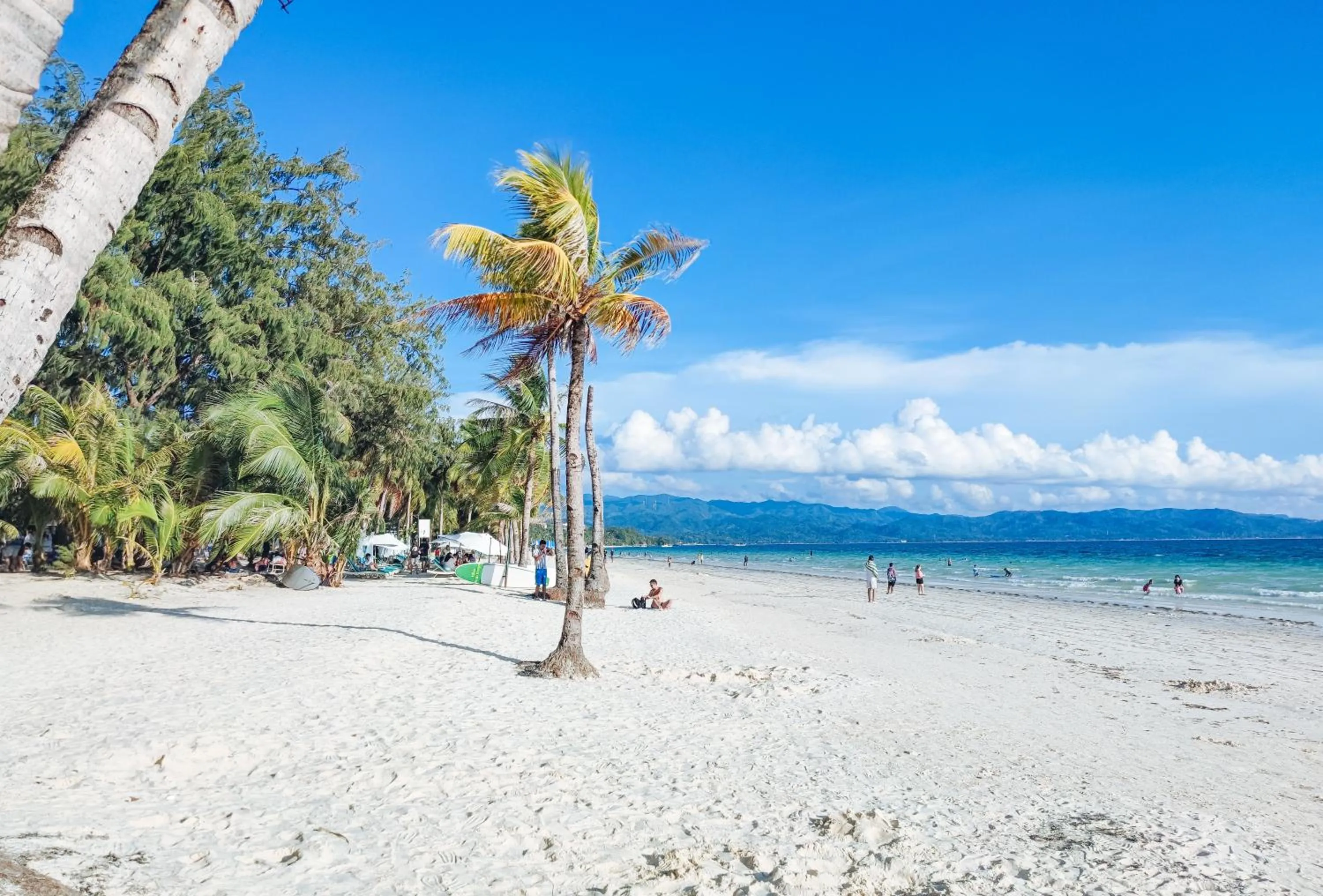 Beach in RedDoorz @ The Central Inn Boracay Island