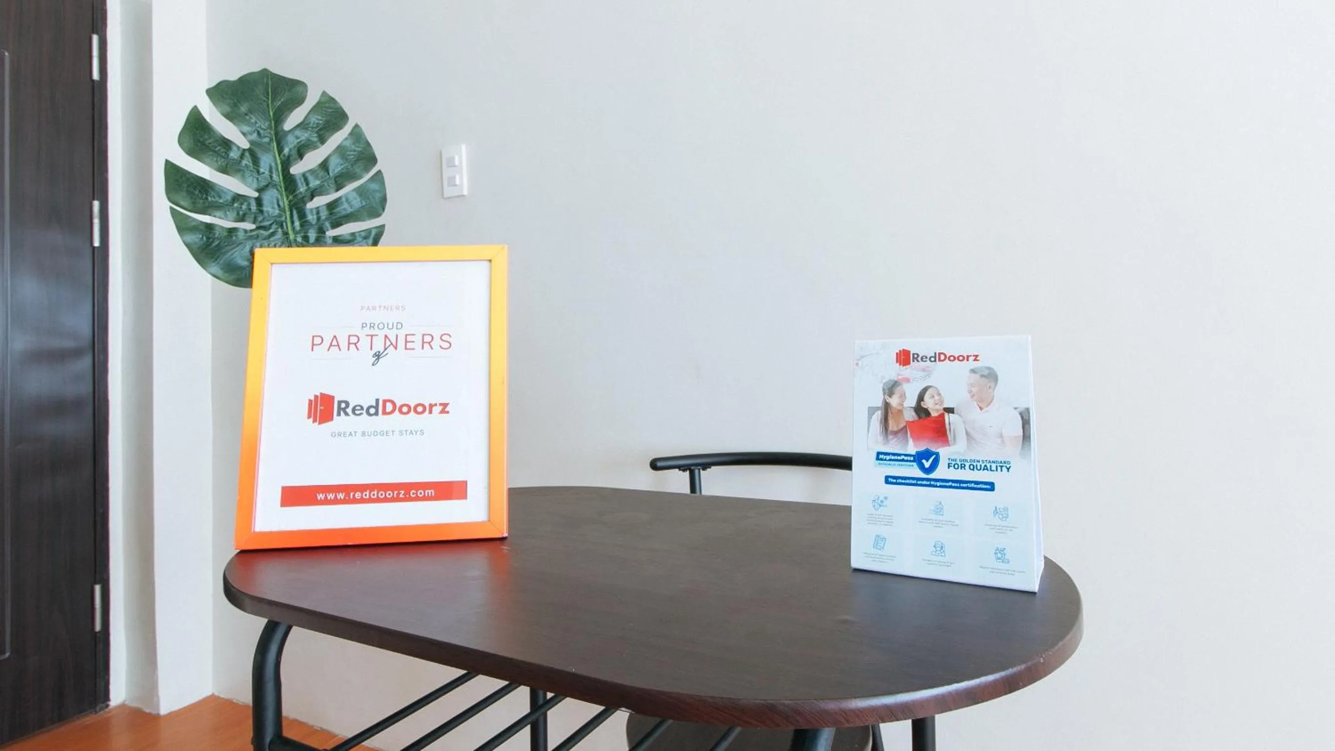 Lobby or reception in RedDoorz @ Mary Land Transient Alaminos Pangasinan