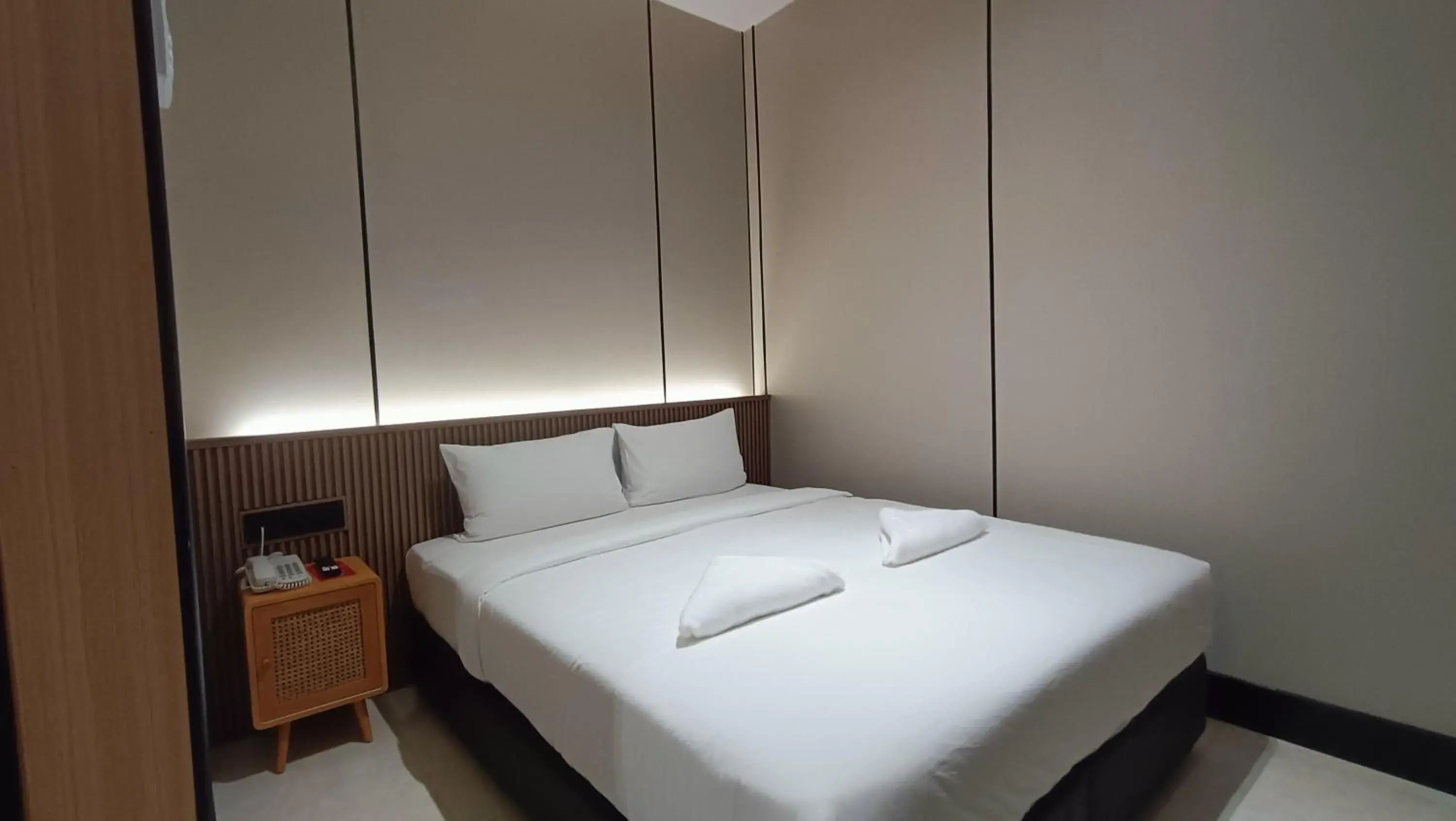 Superior Queen Room without Window in Urban Inn, Serai Wangi Superior Queen Room without Window in Urban Inn, Serai Wangi