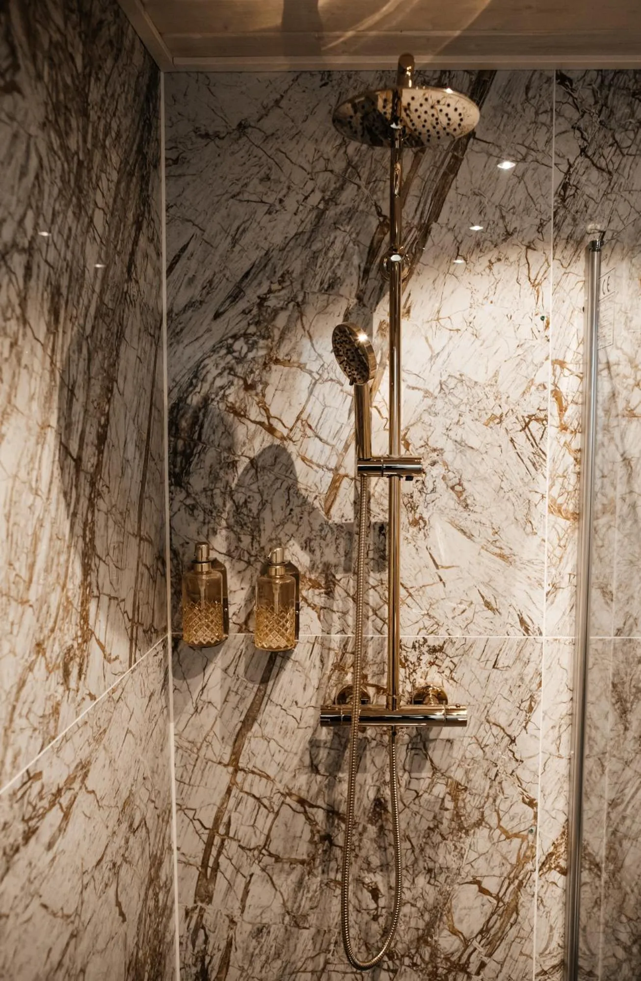 Shower in Aito Igloo & Spa Resort