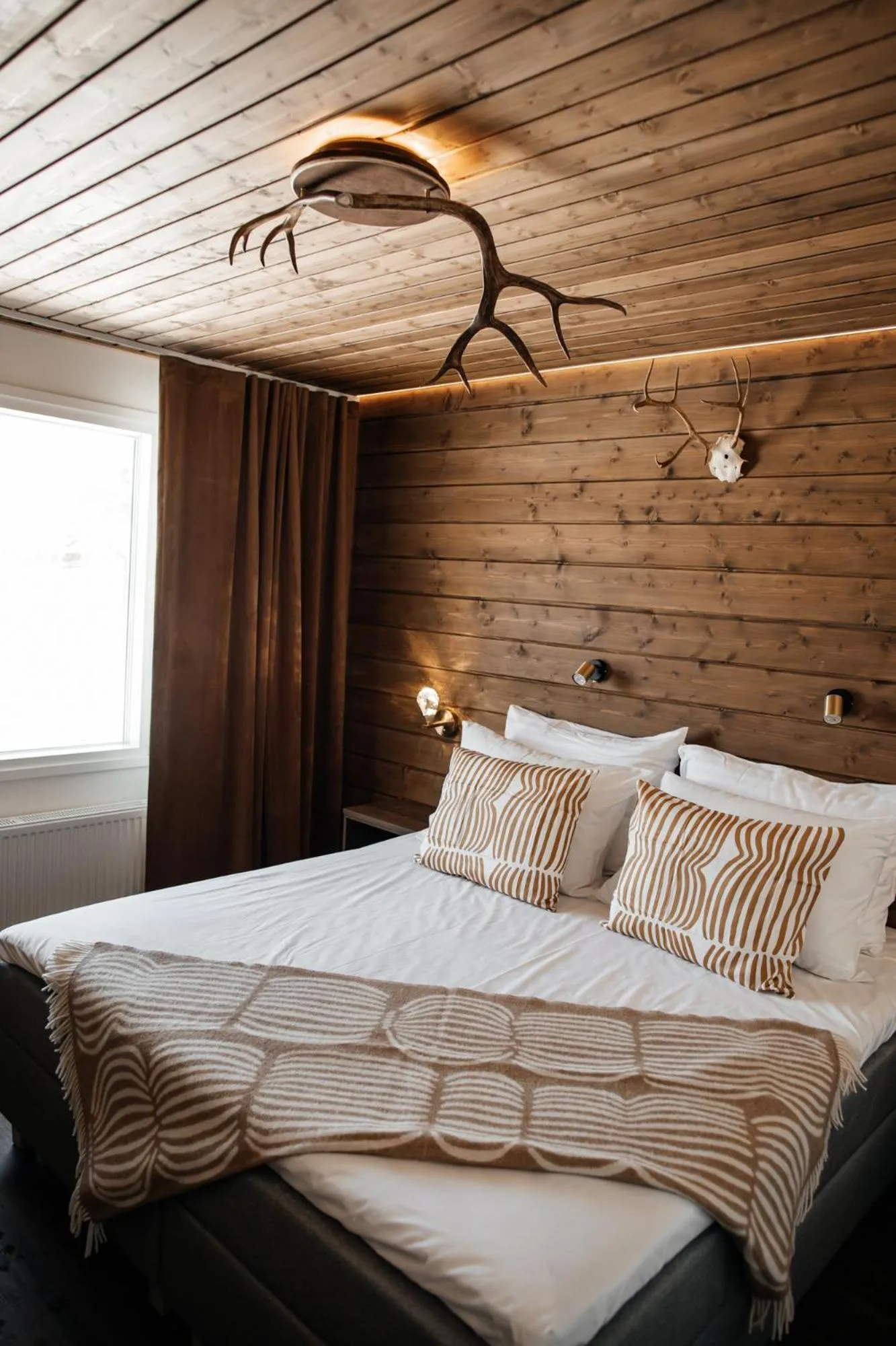 Bed in Aito Igloo & Spa Resort